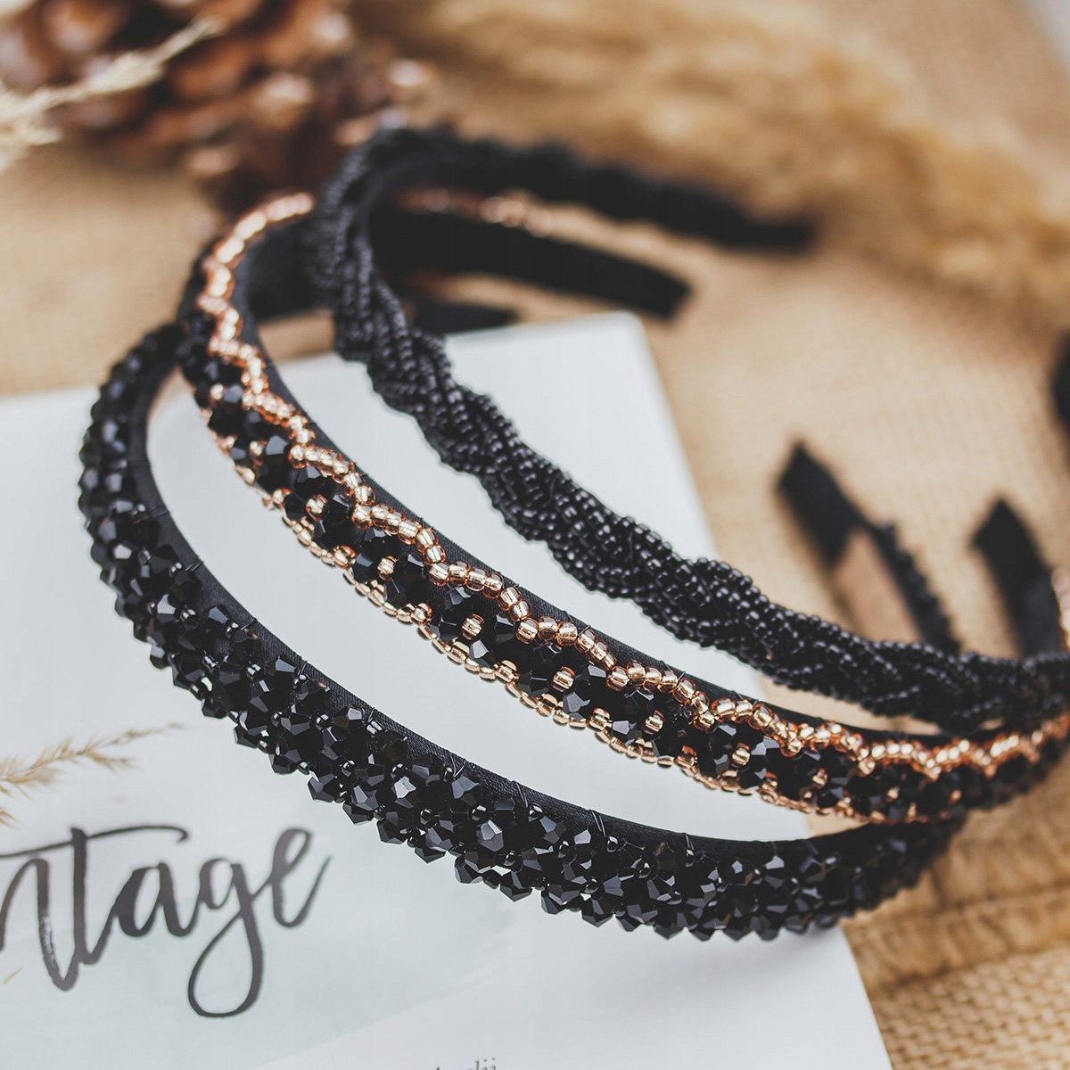 OPASKA DO WŁOSÓW czarna KORALIKI warkocz WĄSKA elegancka Model 37137