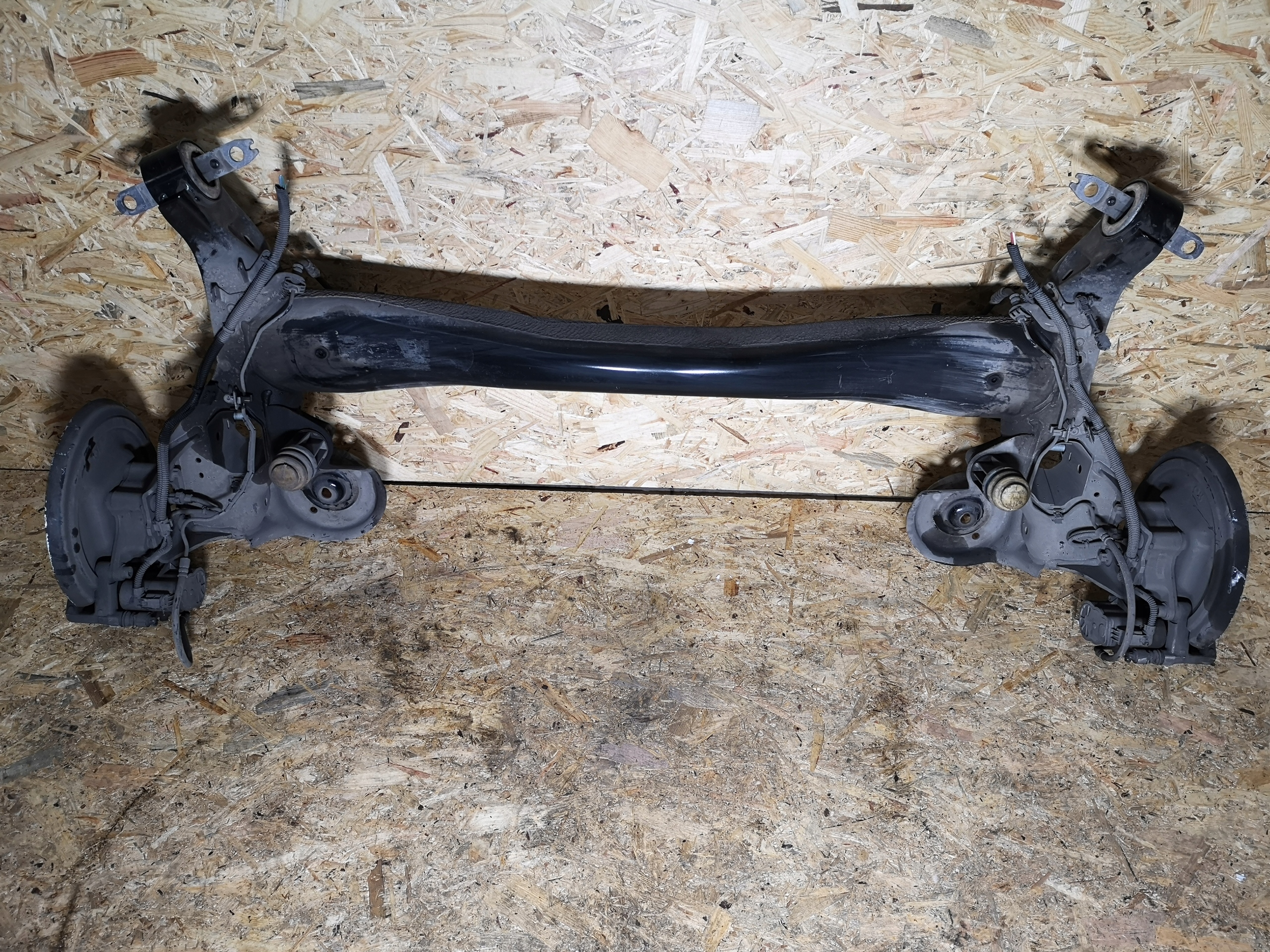 OPEL GRANDLAND X KOŁYSKA BELKA OŚ TYLNA