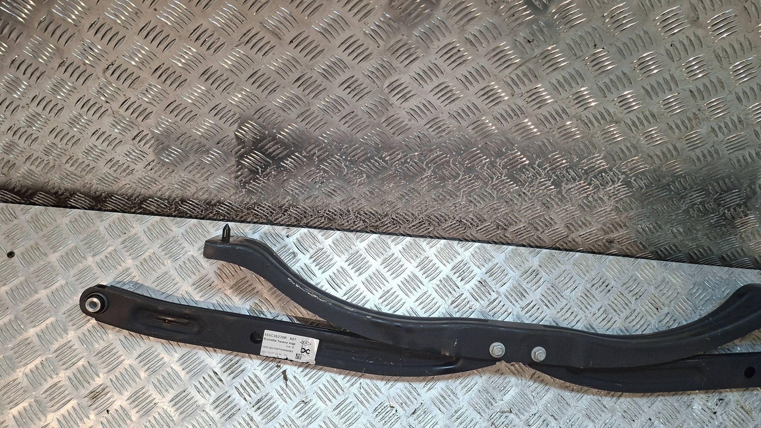 stabilisator hinterachse heck 555C35270R RENAULT TRAFIC III 2014