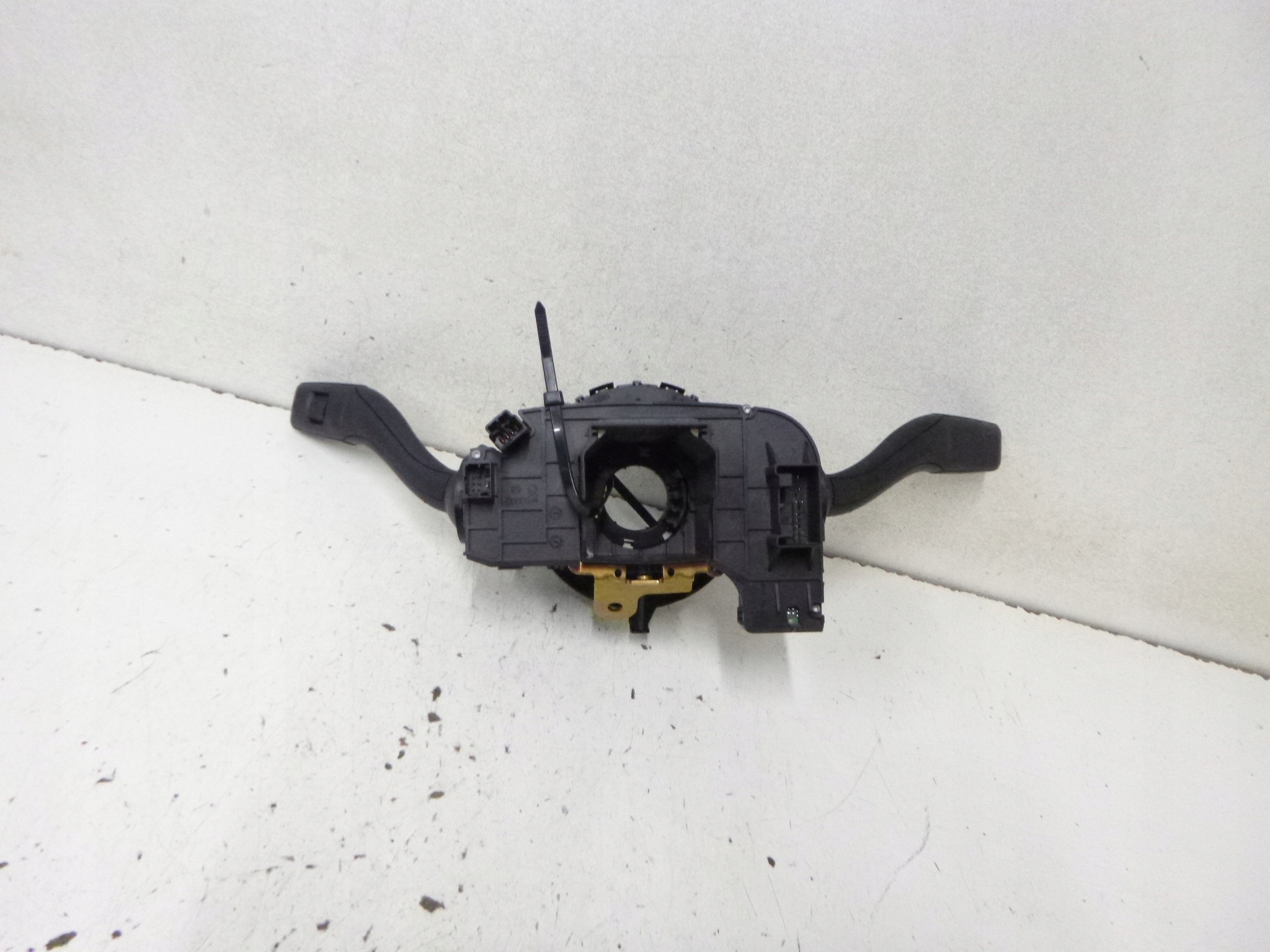 DEVIO LUCI DEVIO zespolone AUDI A4 B6 2.0 4E0 953 503A 2005r.