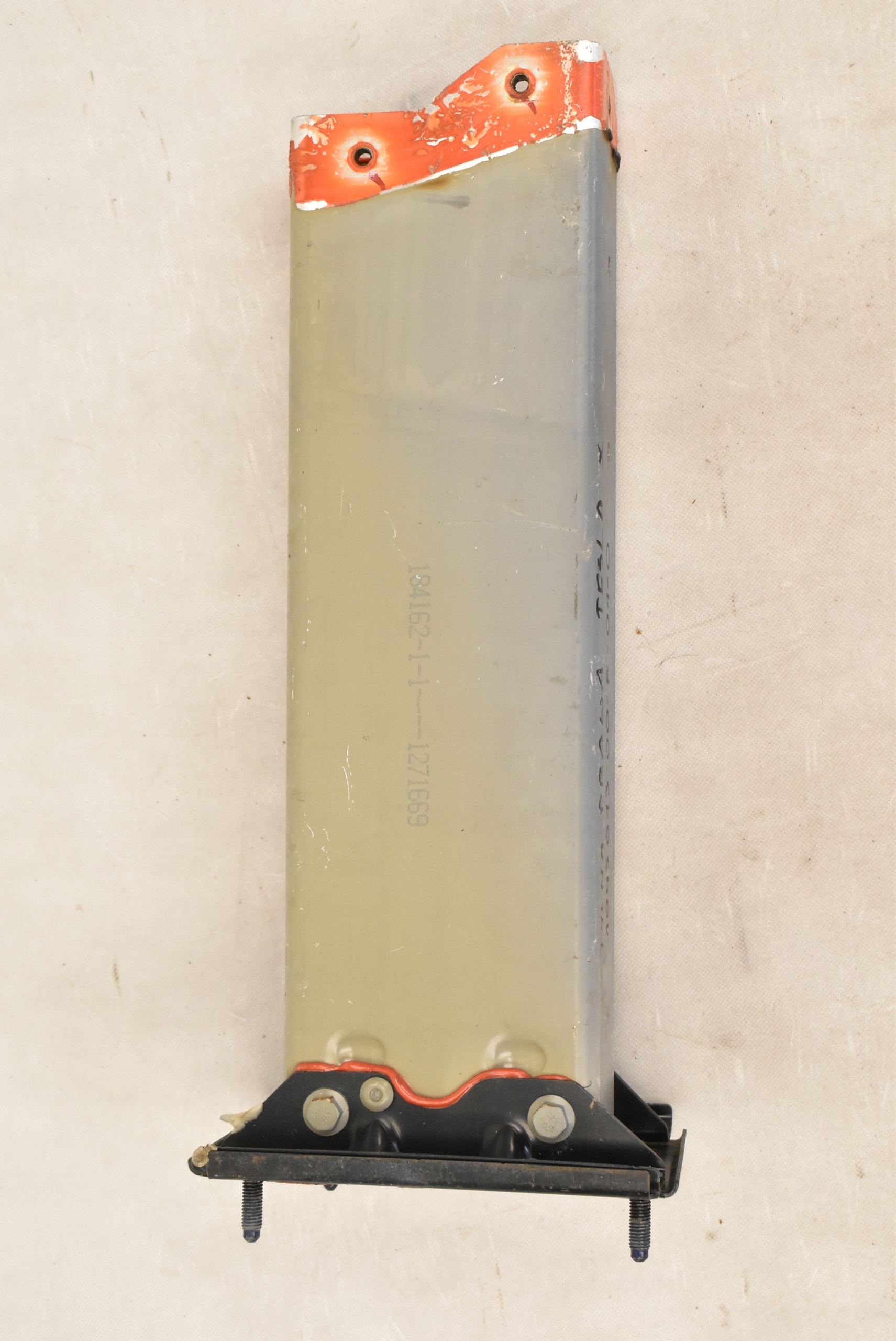 TESLA MODEL X PODŁUŻNICA TYLNA PRAWA 1045613-00-F Producent części Tesla