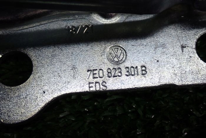 VW T6 15- hinge bonnets right