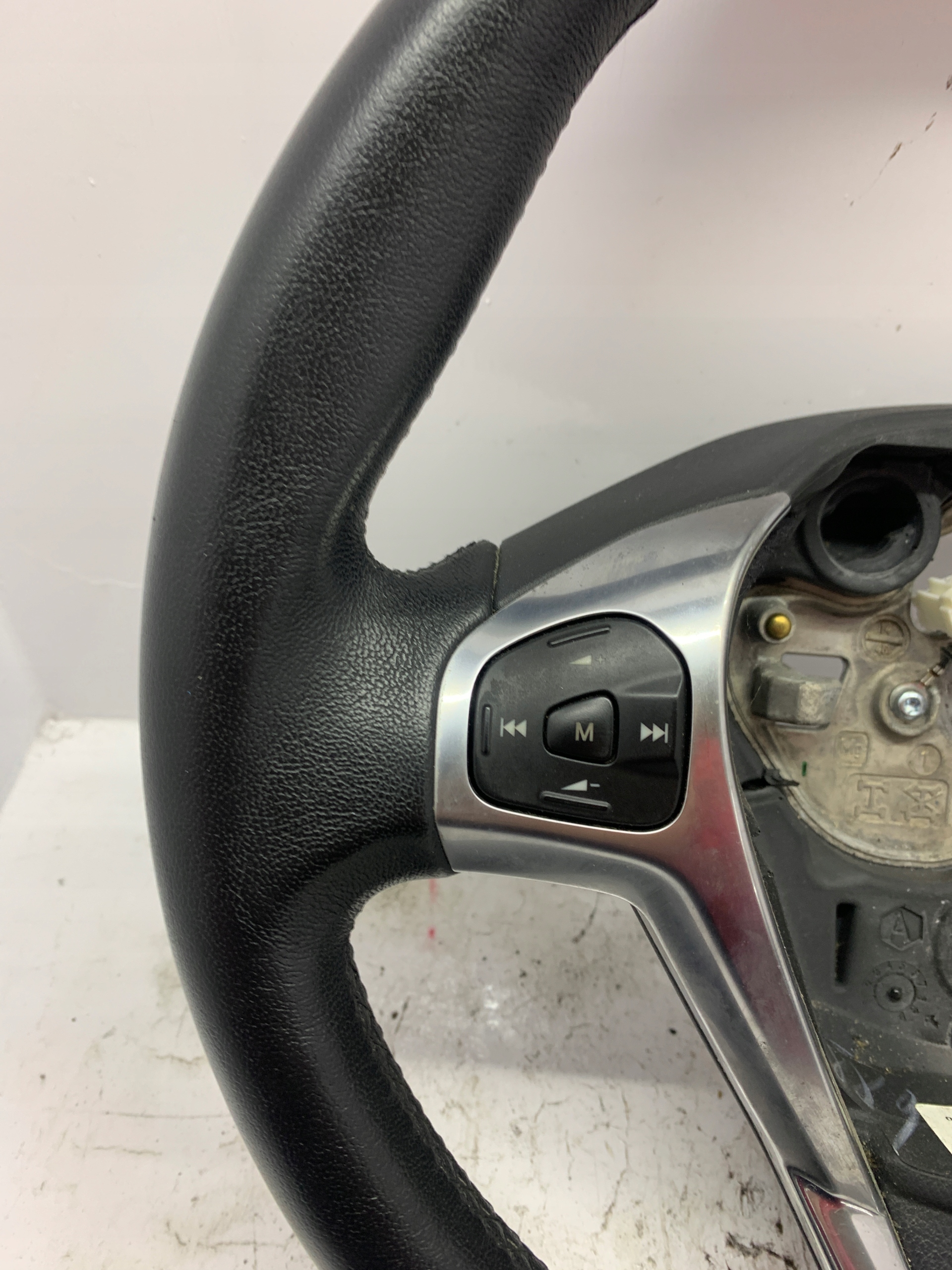 lenkrad SKORZANA MULTIFUNKCYJNA AV113600 FORD B-MAX (2012-2017)