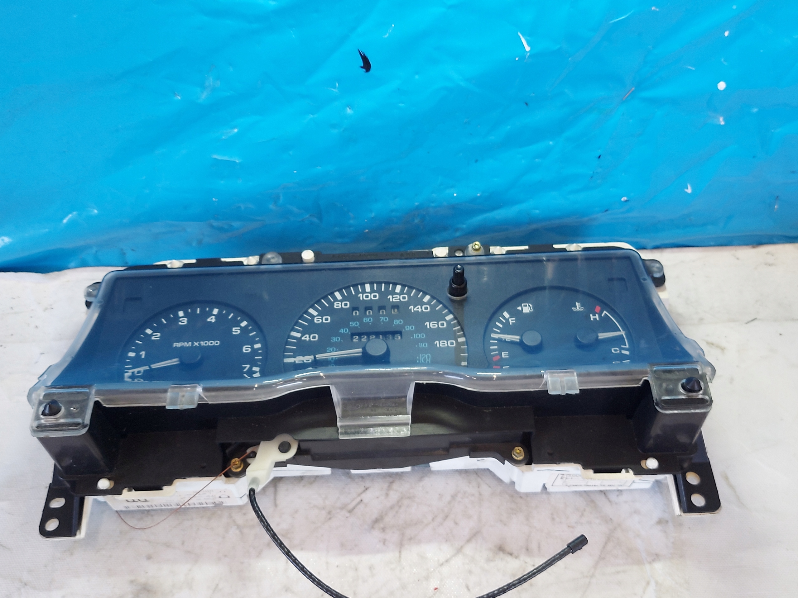 dials clock FORD WINDASTAR 3.0 V6 F78F10849DD