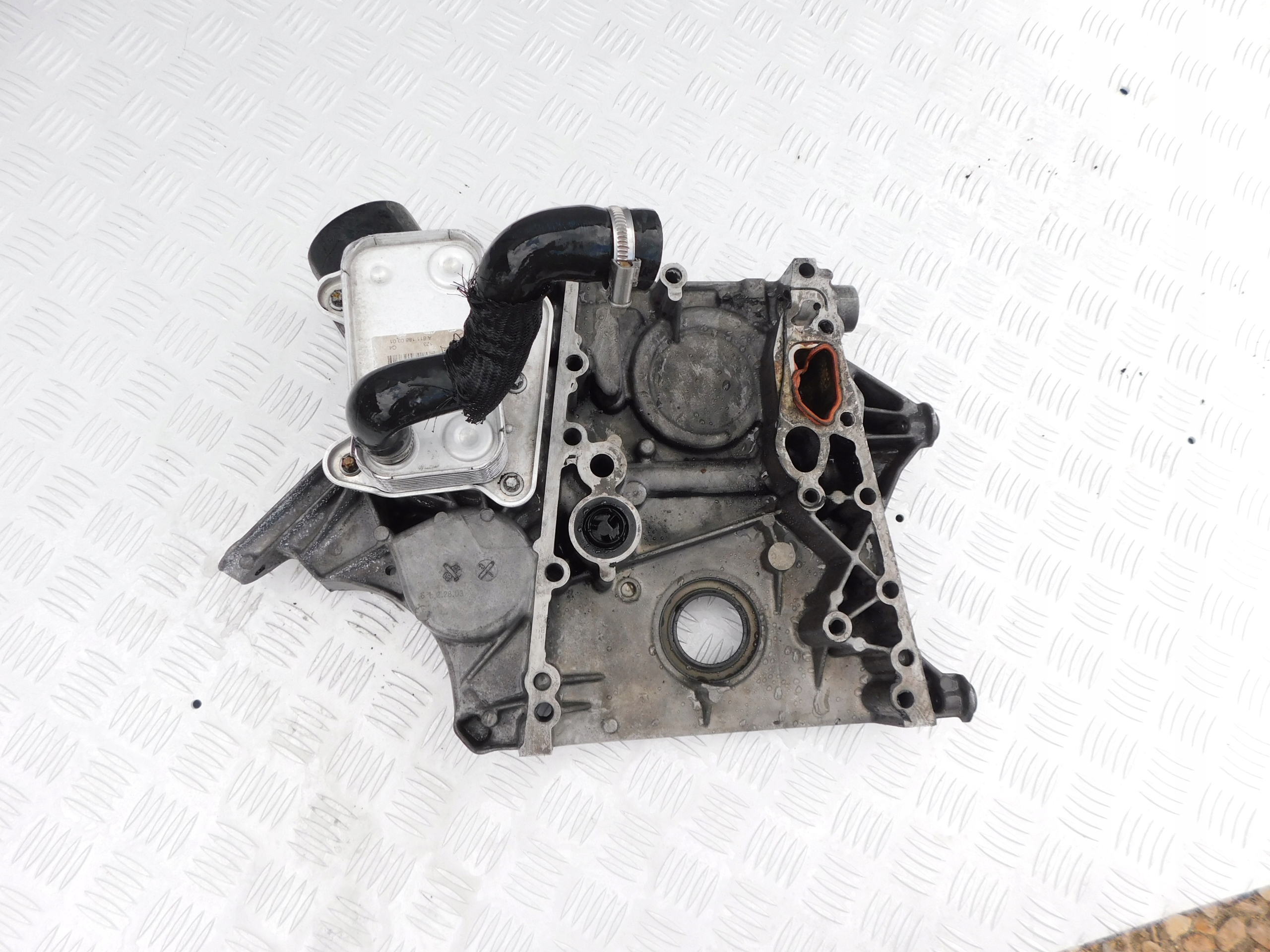 Couvercle carter distribution Mercedes Sprinter VITO uzywana sprawna R6110151302