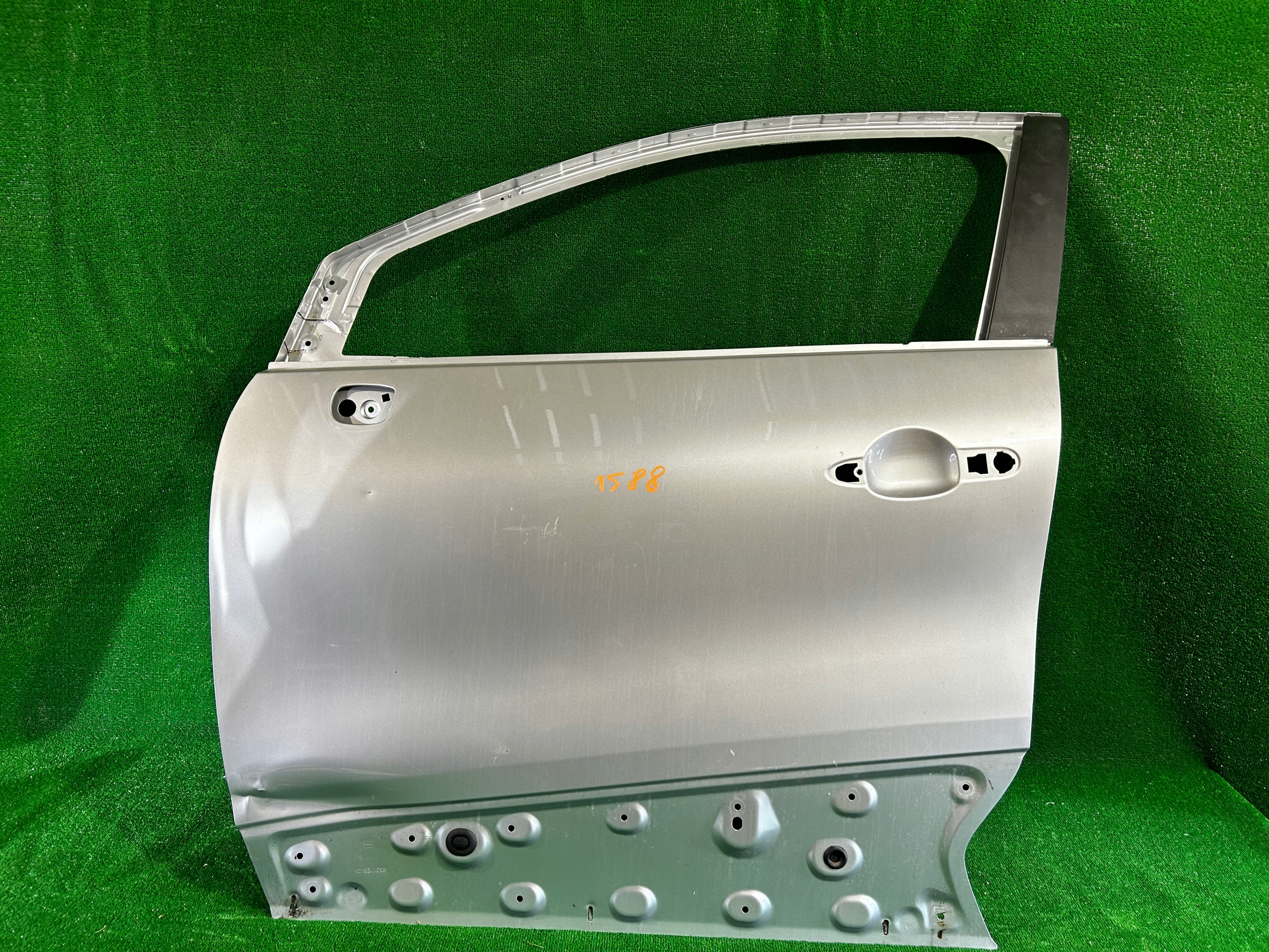 door front left RENAULT CAPTUR and NR.1588