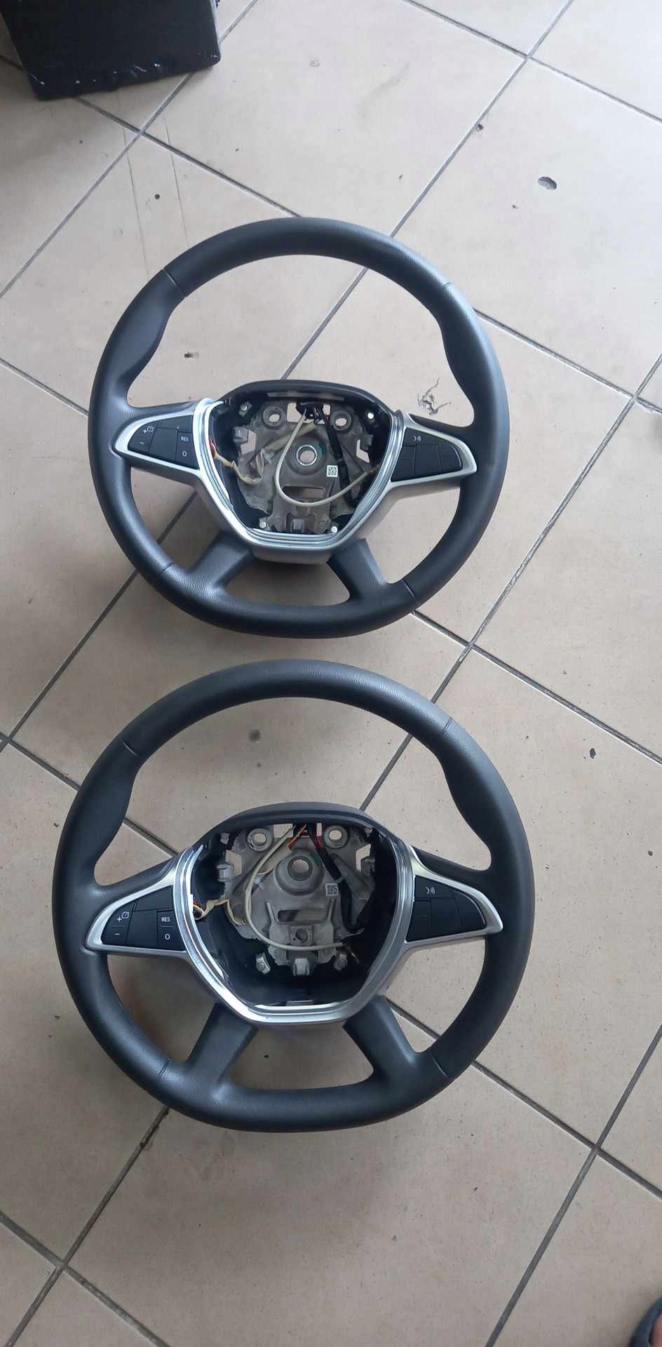 KIEROWNICA MULTIFUNKCJA DACIA SPRING