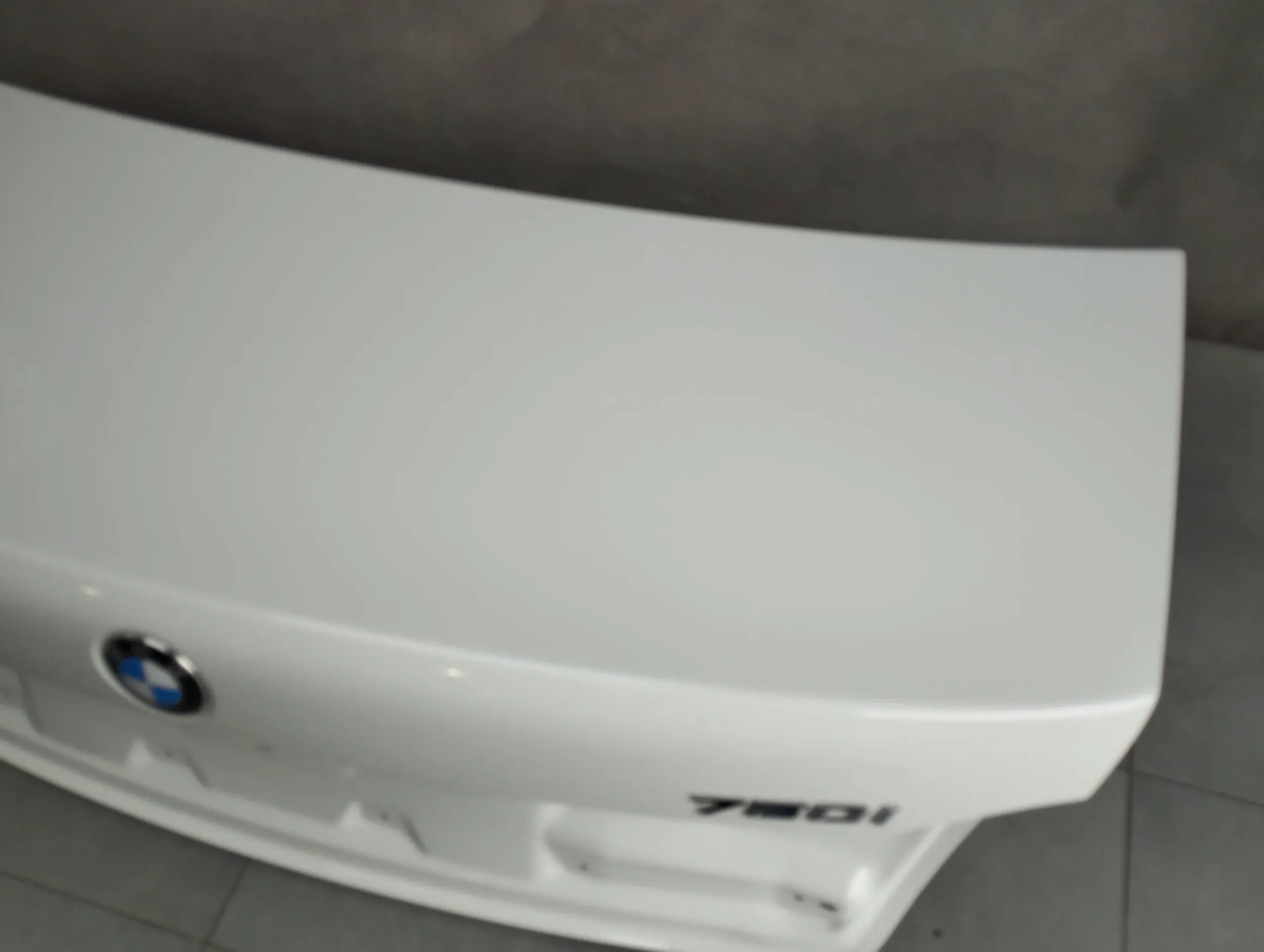 BMW 7 G11 boot door A300