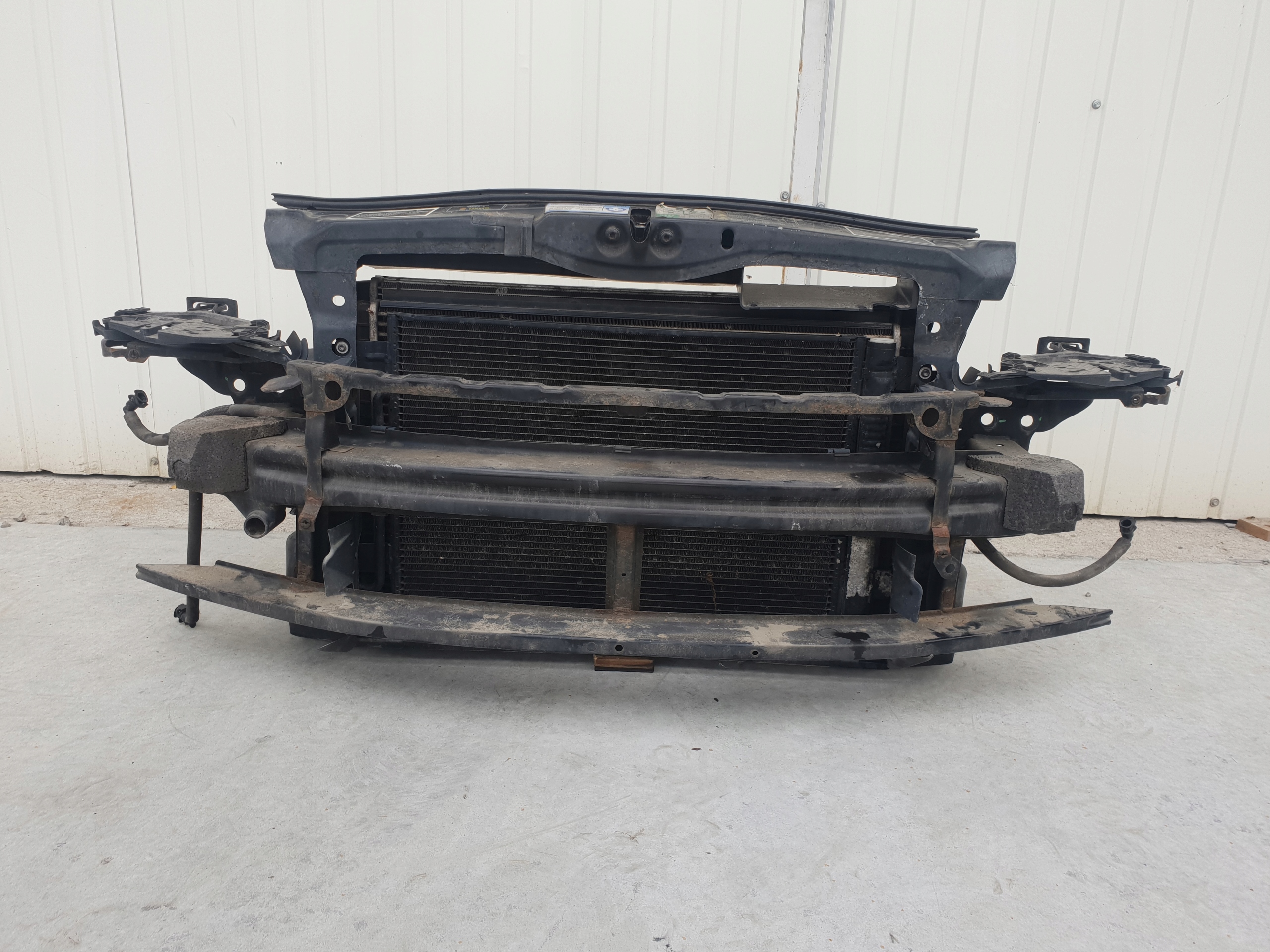 SKODA OCTAVIA II 2.0 TDI PAS PRZEDNI CHŁODNICE