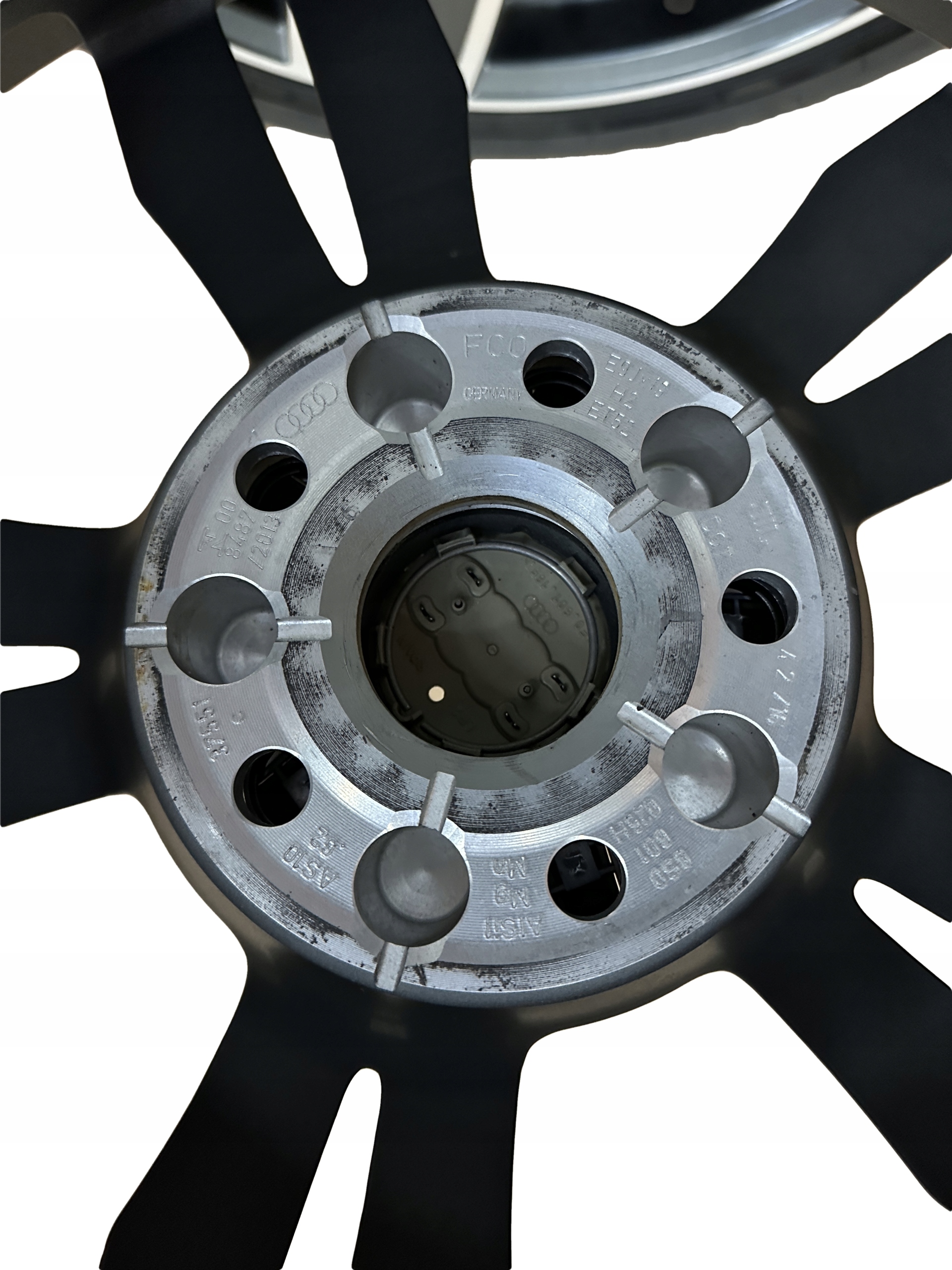 AUDI TT 8S wheels discs 245/35R19 PIRELLI