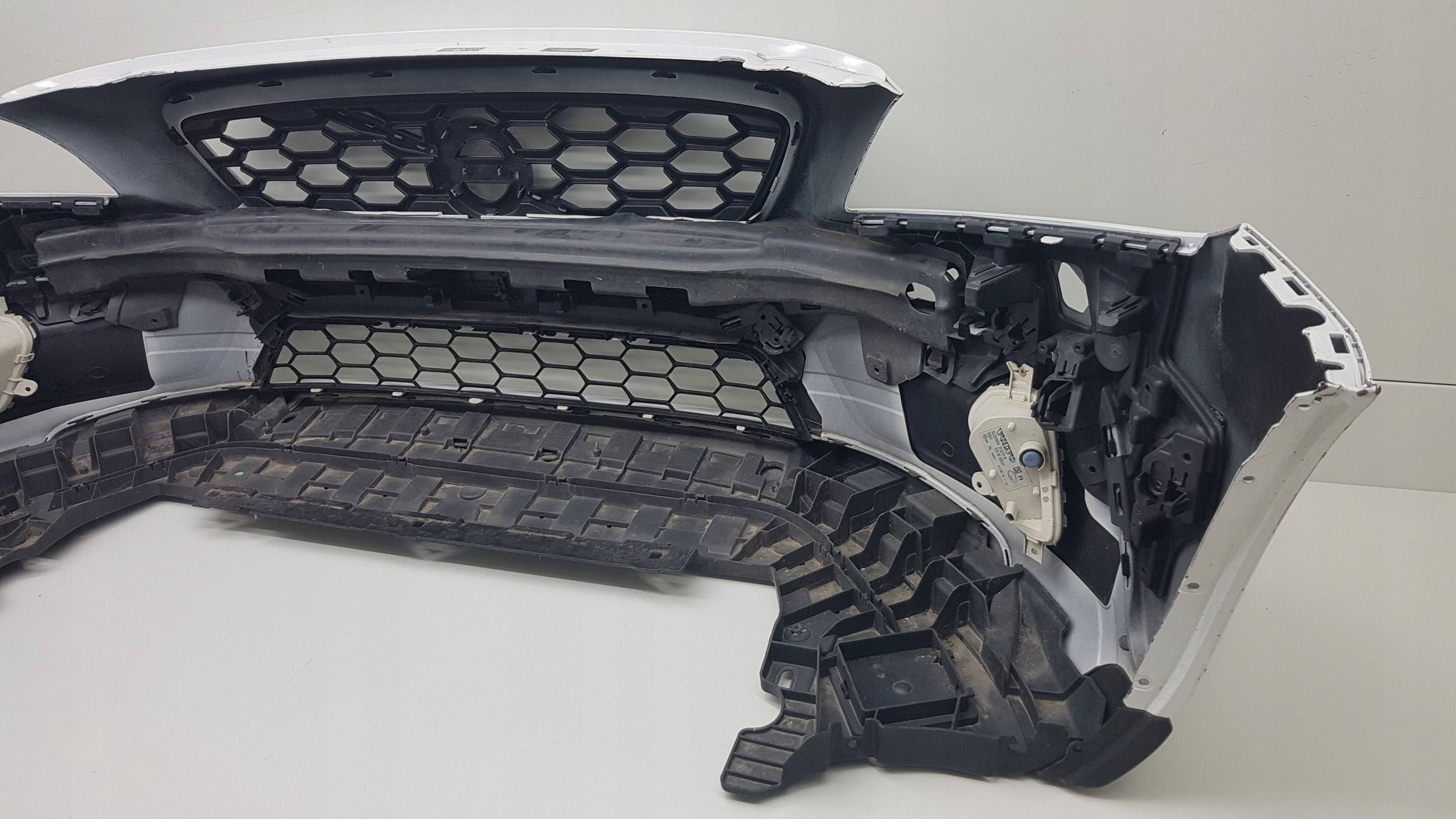 VOLVO V40 XC40 CROSSCOUNTRY 2012 bumper front 31353310
