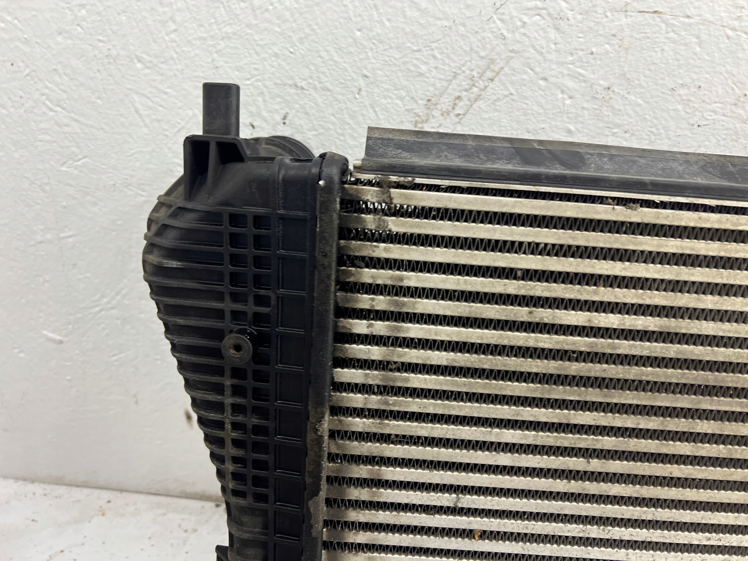 intercooler VW PASSAT B7 3C0145805AK 2.0 TDI CFF 140KM radiator