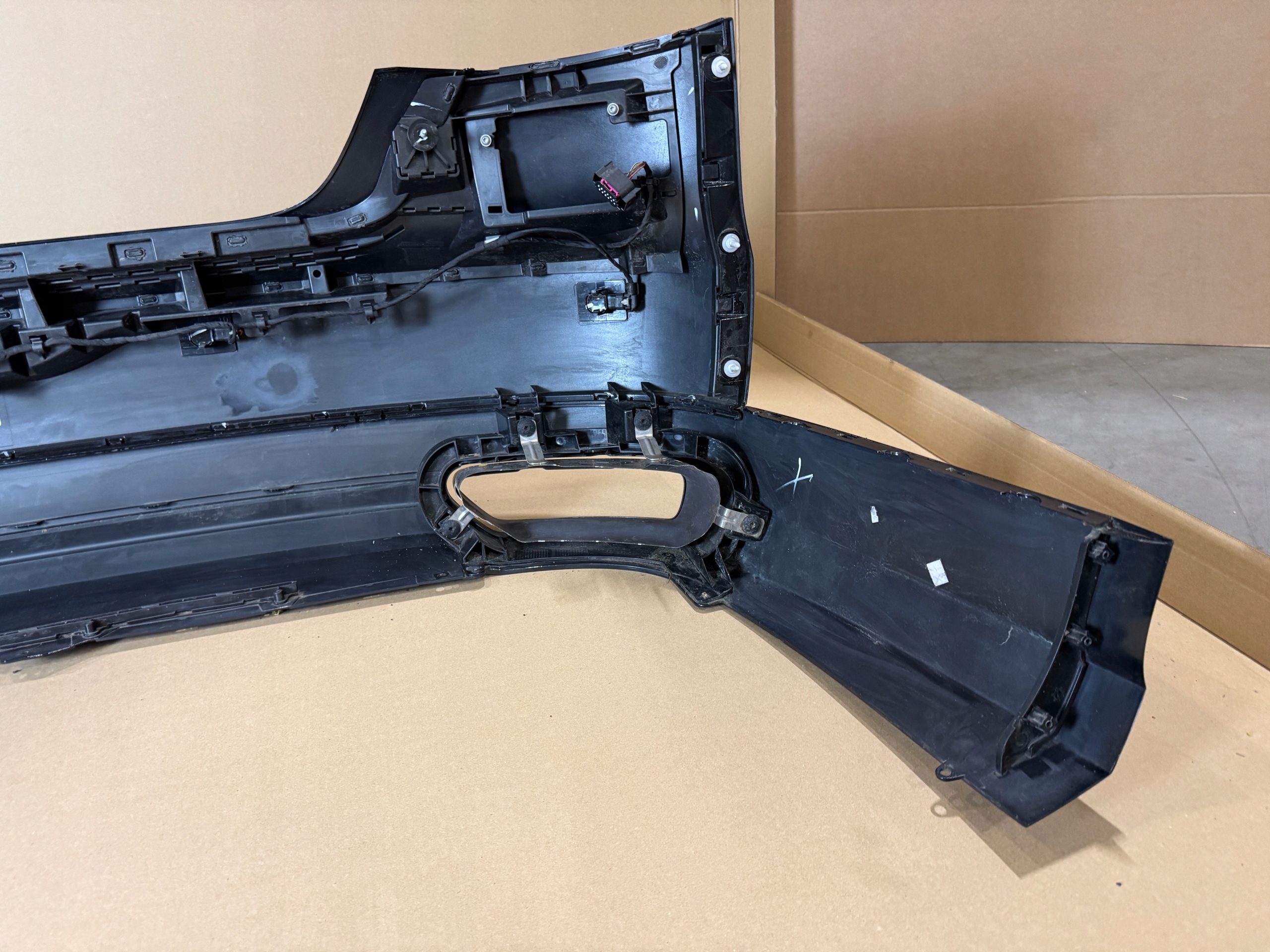 AUDI A8 S8 4H D4 LIFT 2017 SPORT bumper rear part 4xPDC bundle LY9T LY8X 77km