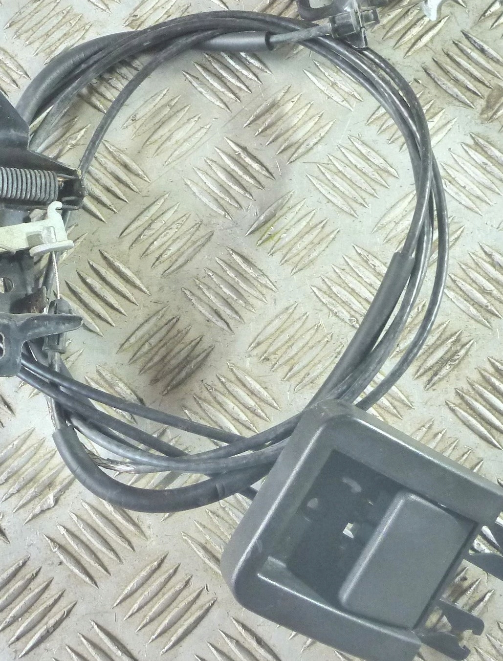 Трос Капота Chevrolet Corvette C6 2007