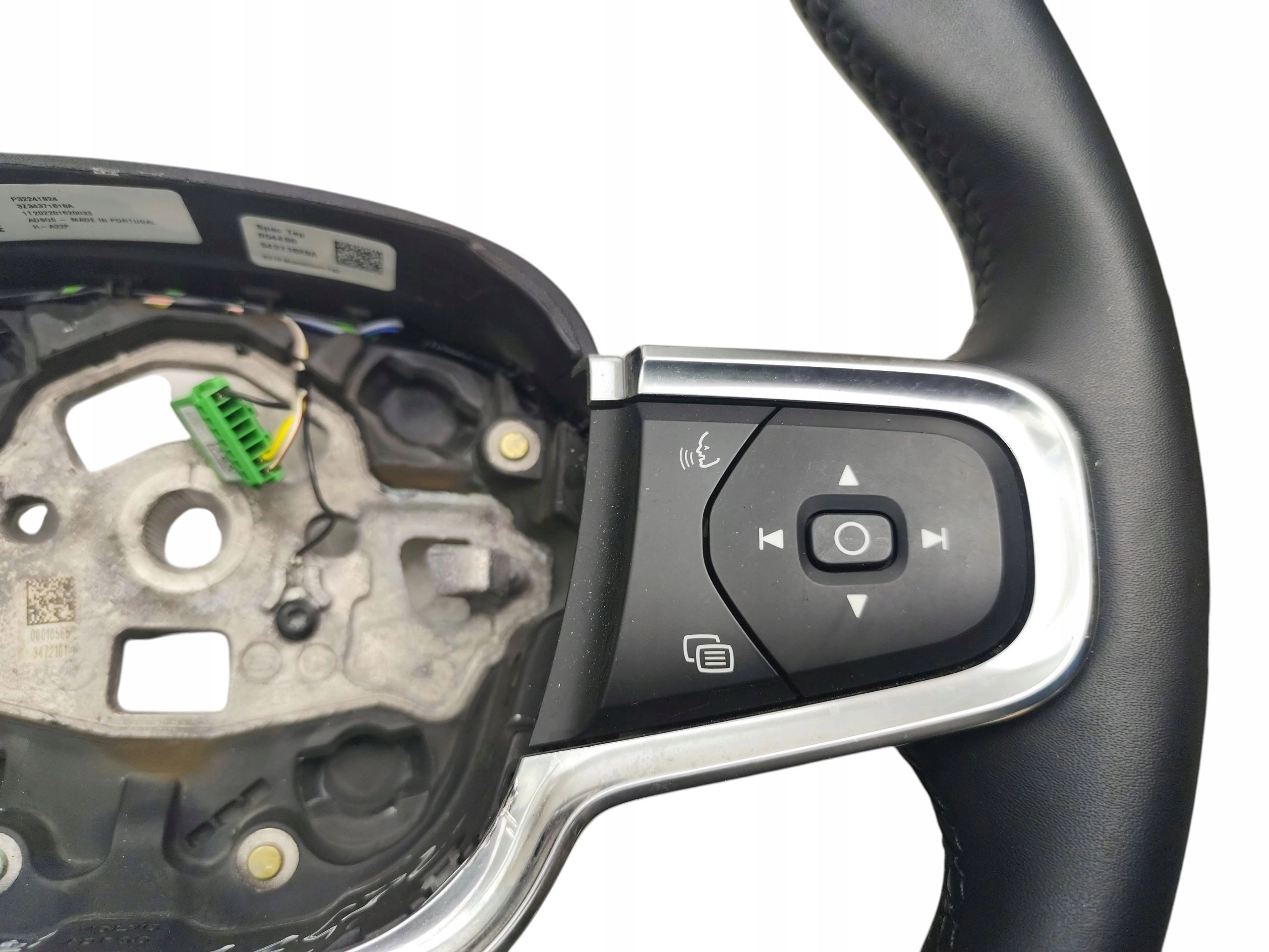 lenkrad VOLVO XC40 (2017-2022) 34371820 32241924