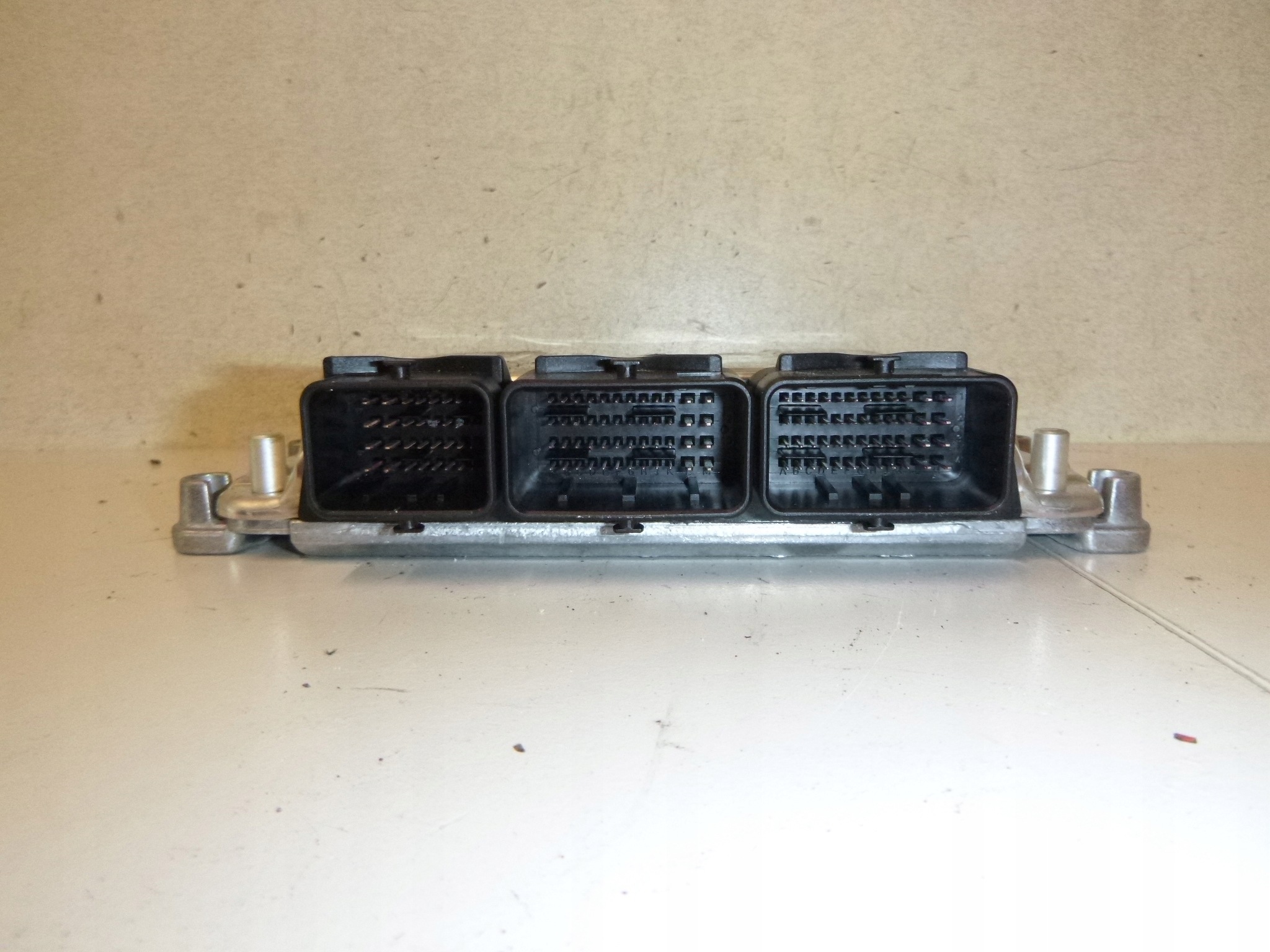 computer control unit of the engine Mitsubishi Space Star 1.9 DI-D 0281011104 02–05