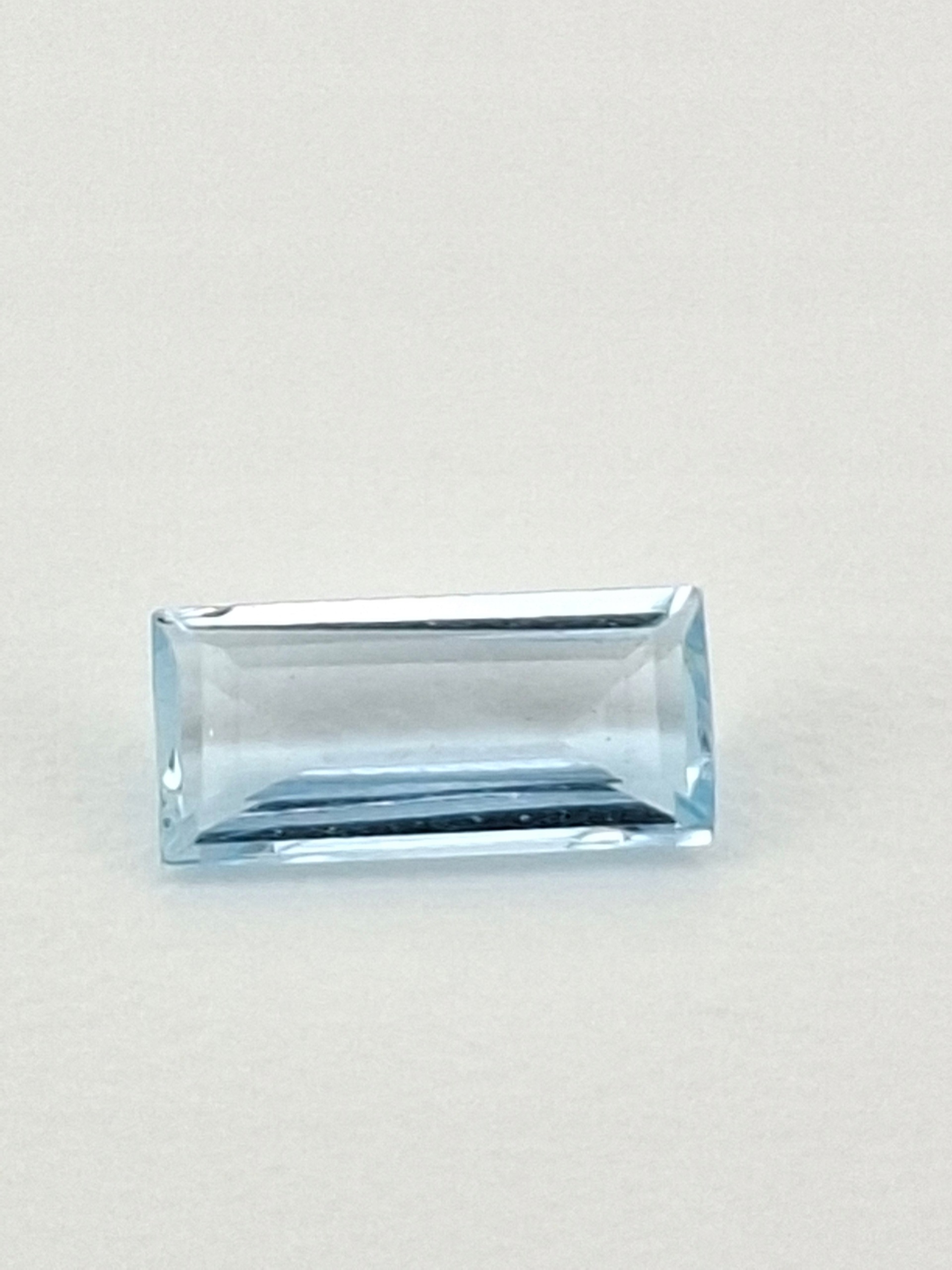 Přírodní akvamarínová bageta 2 x 3 mm
