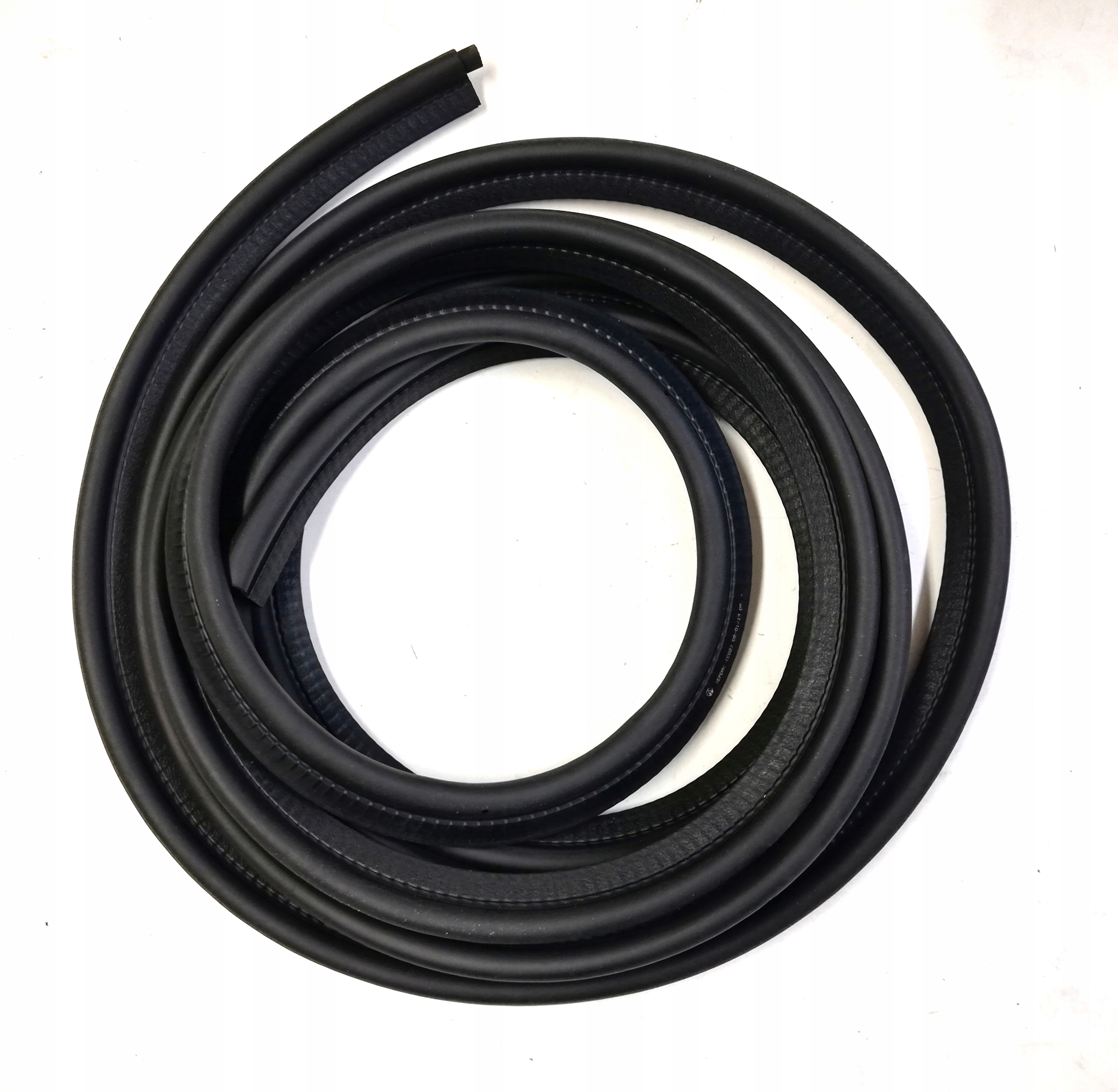 Уплотнитель задней двери RENAULT MASTER III 8200678121