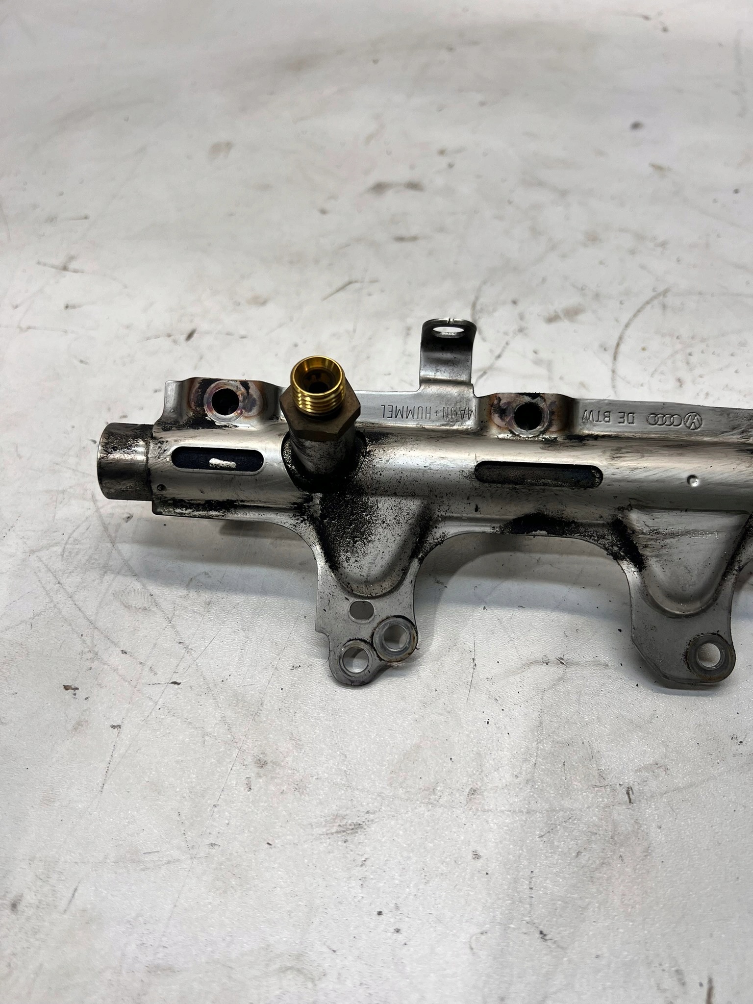 rampe injection AUDI 1.8 2.0 TFSI 06J133317AB
