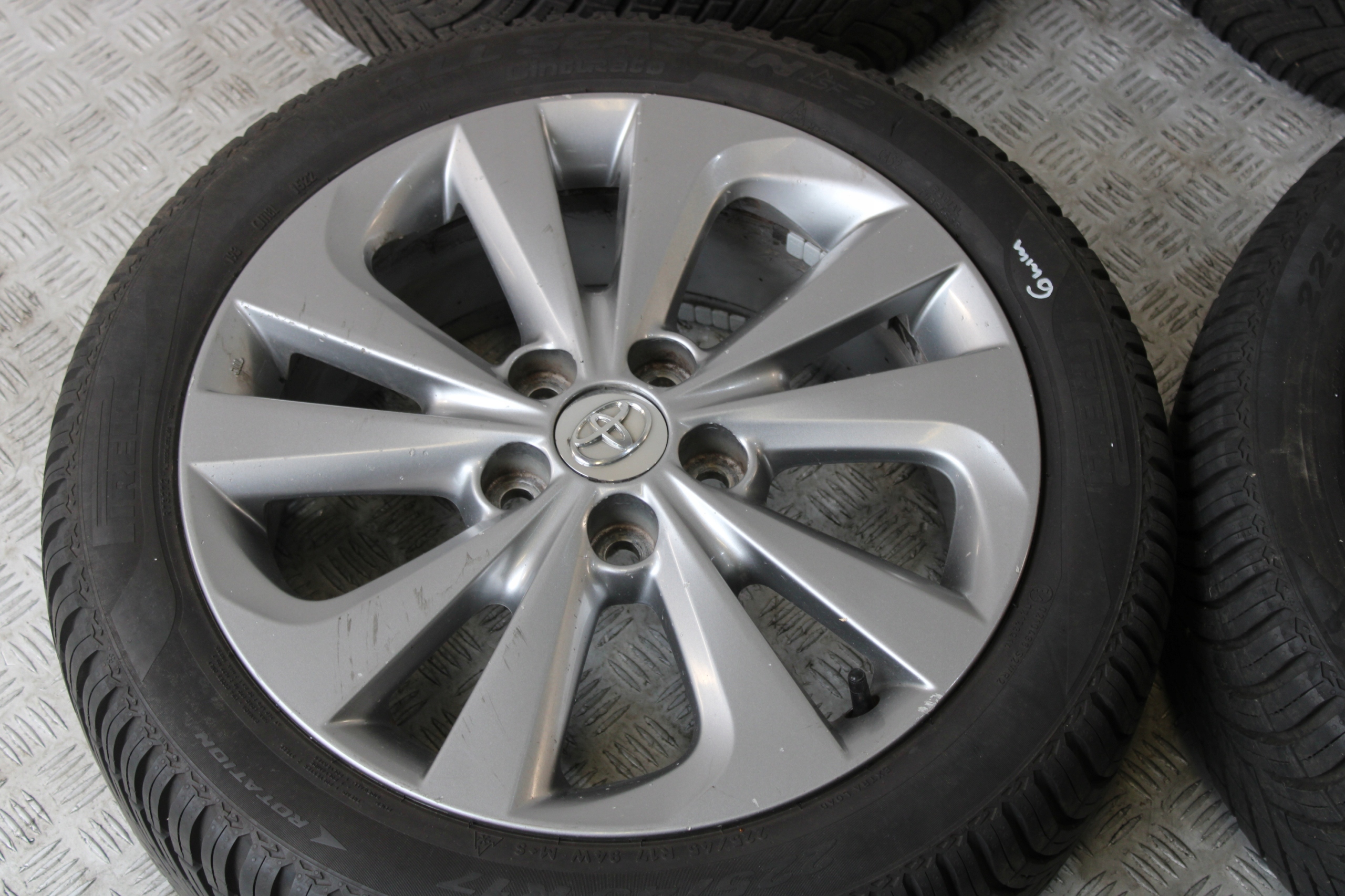 wheels discs disc 225/45 R17 TOYOTA AURIS II 2