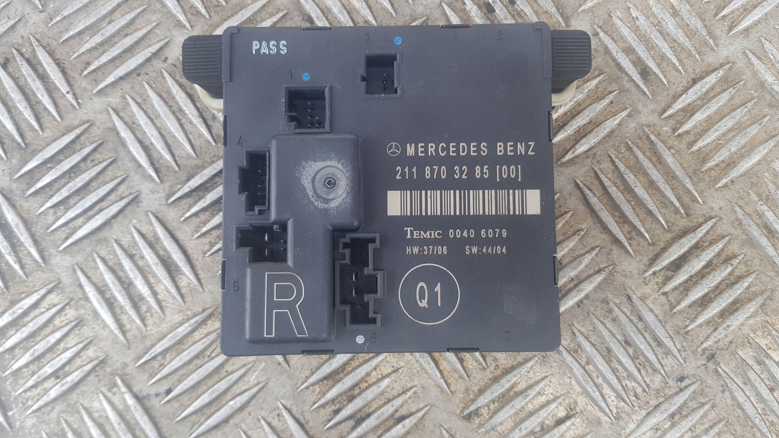 MERCEDES W211 module control unit door right rear part 2118703285
