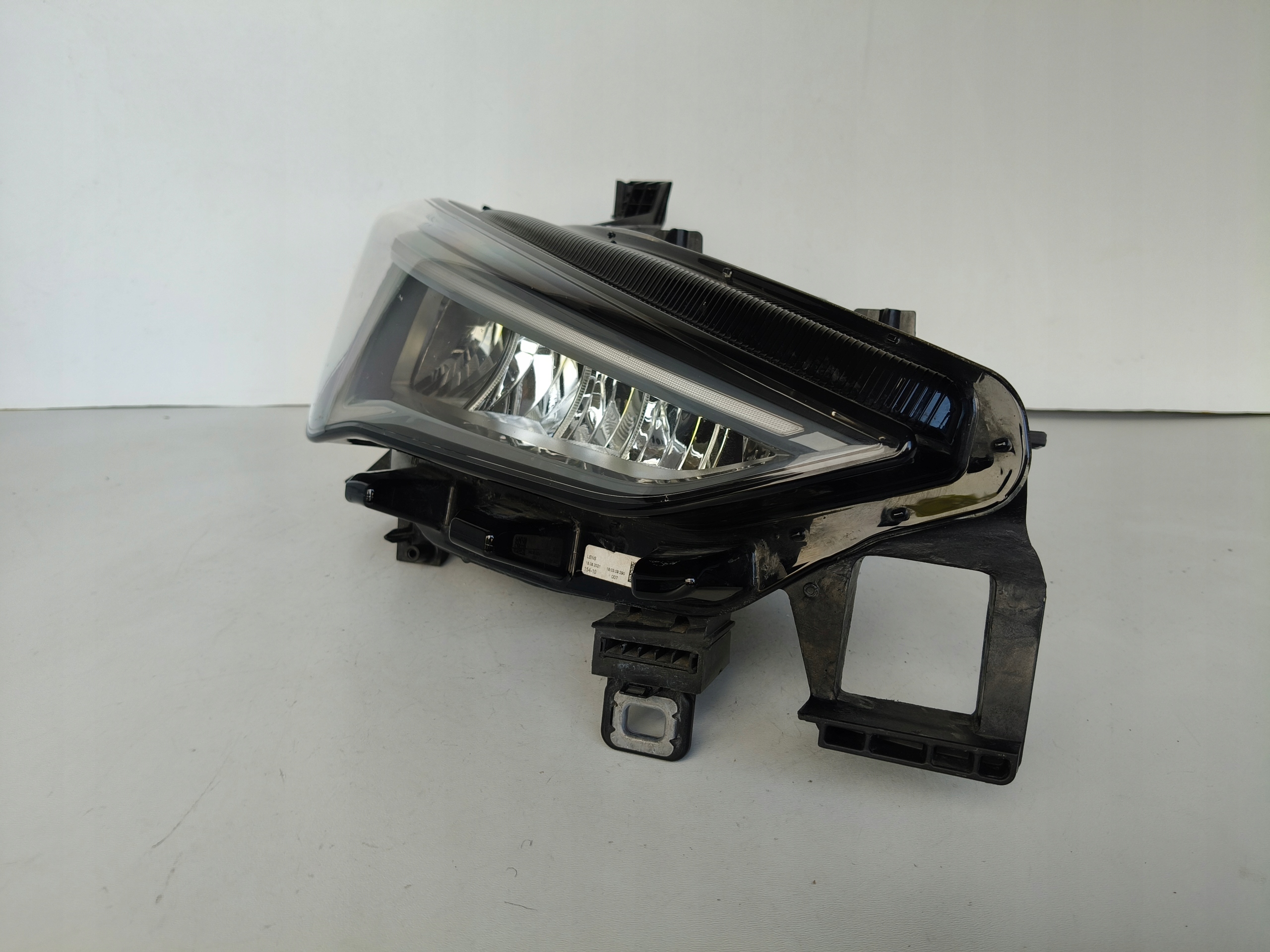 light right REFLEKTOR SEAT CUPRA BORN 10E 21- FULL LED