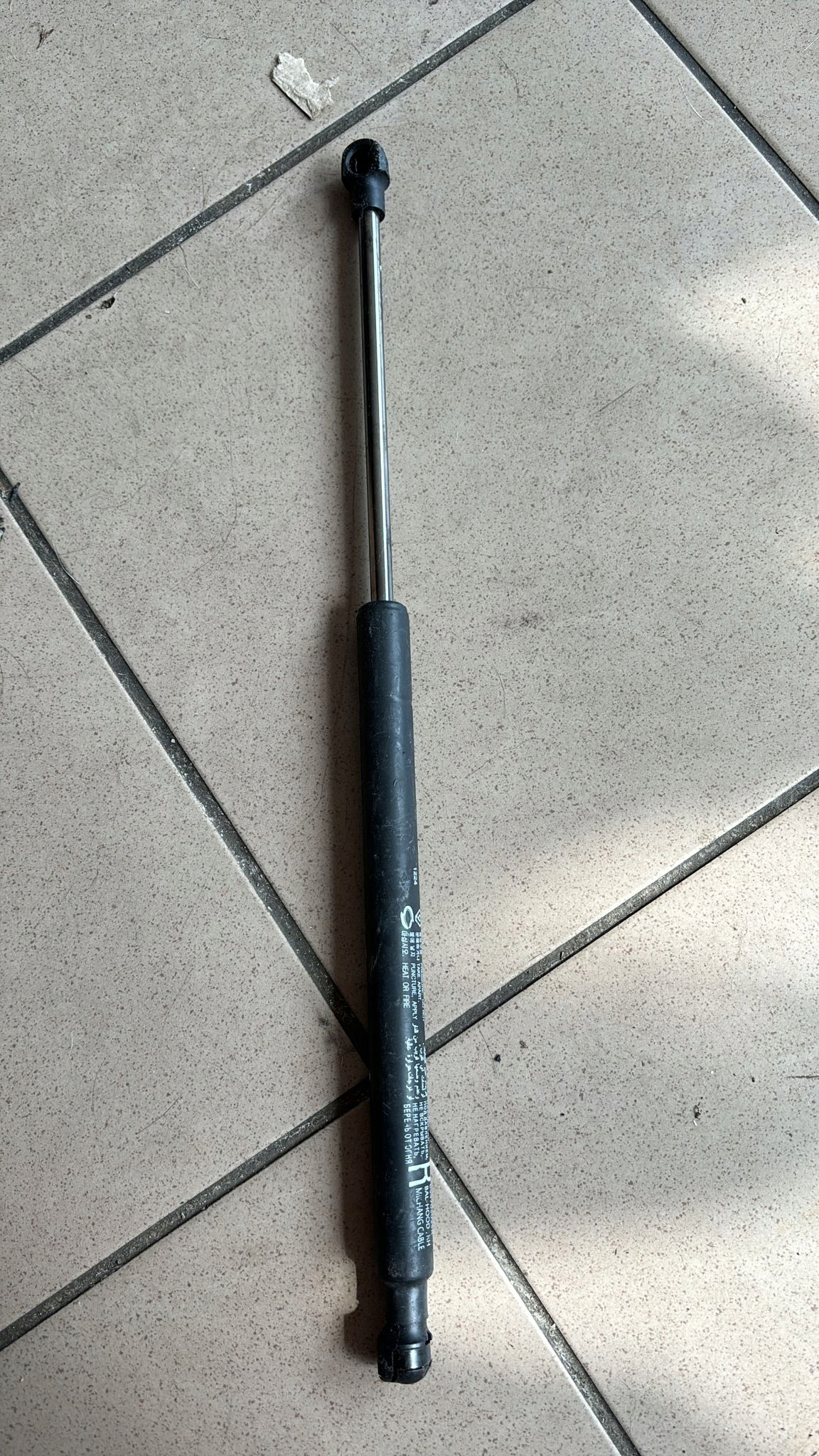 damper telescope bonnets right RENAULT ARKANA 654705025R