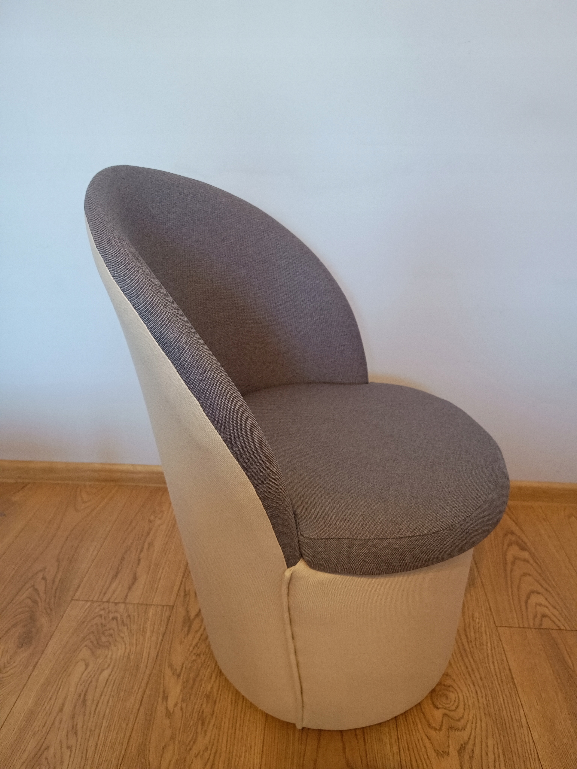 Pufa z oparciem Marka bez marki