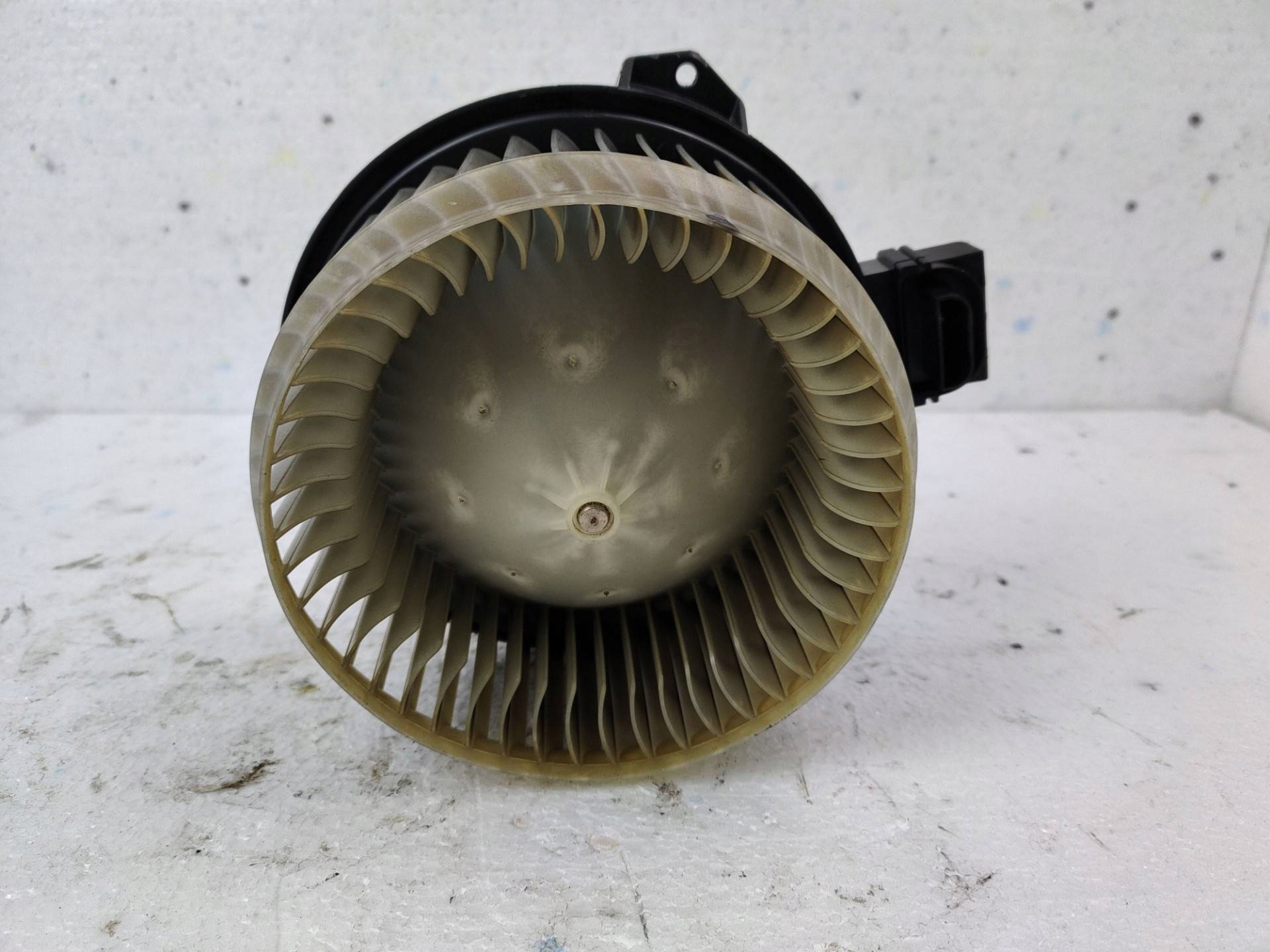ventilátor klími předek Ford Fusion USA 2 2014 1650002DF