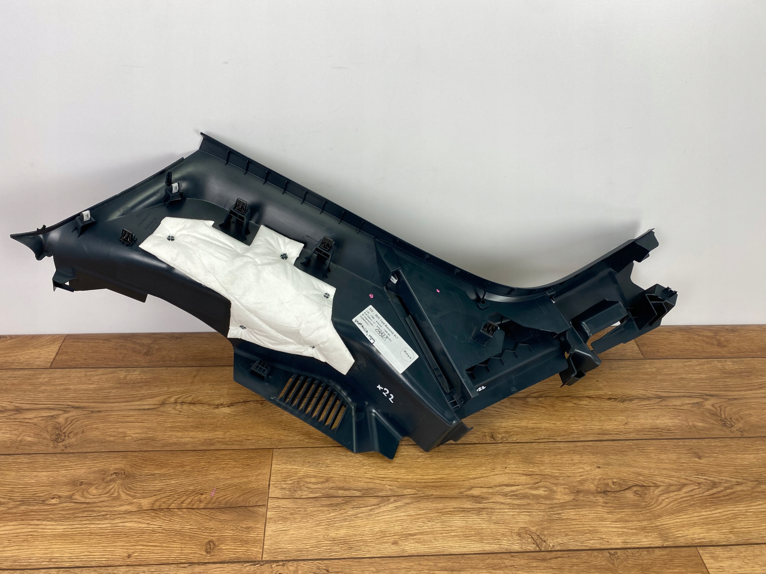 Blende Abdeckung mitte slupka C Ford Maverick 2022+ USA