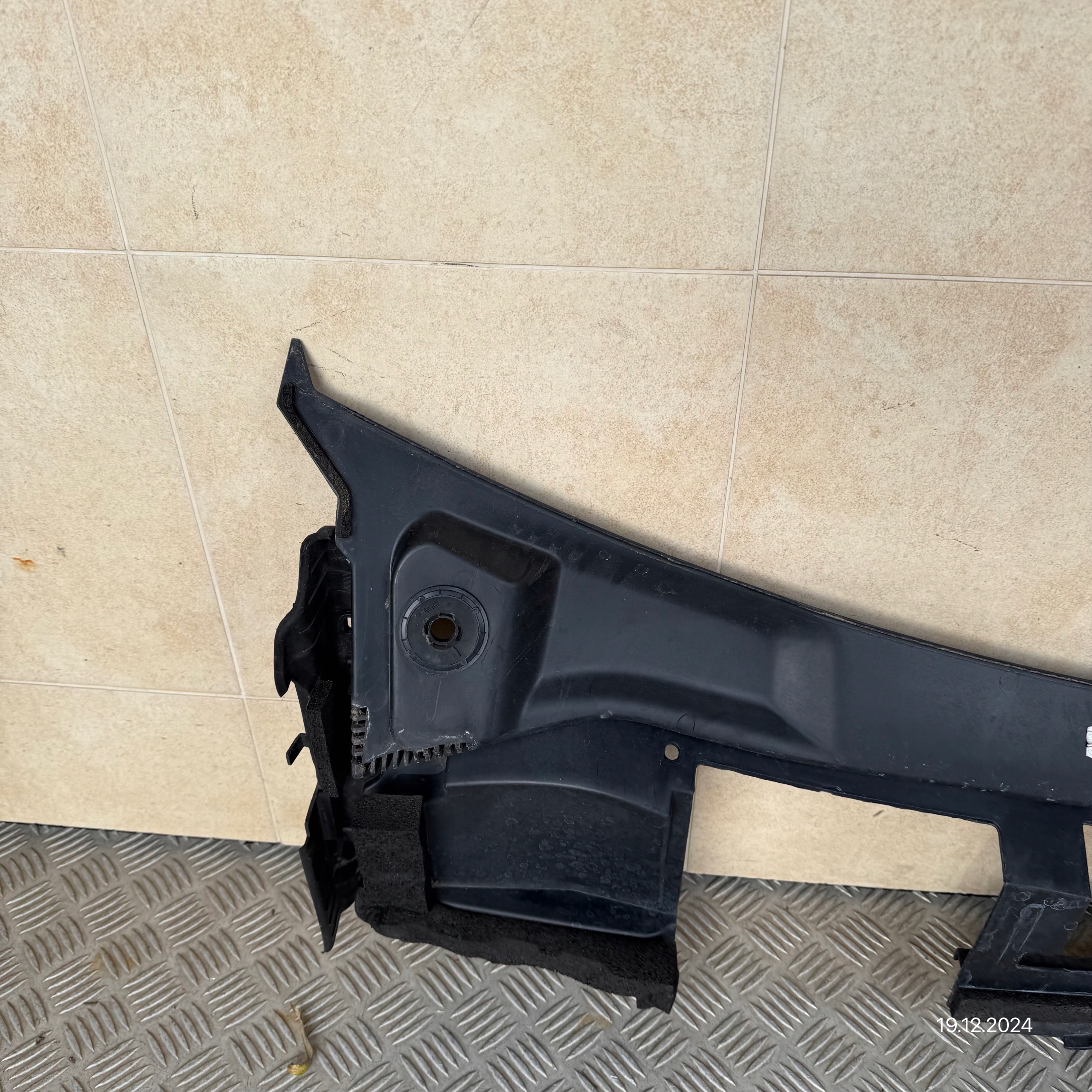 Grille égouttage Complets JAGUAR E-PACE J9C3-4105-AE