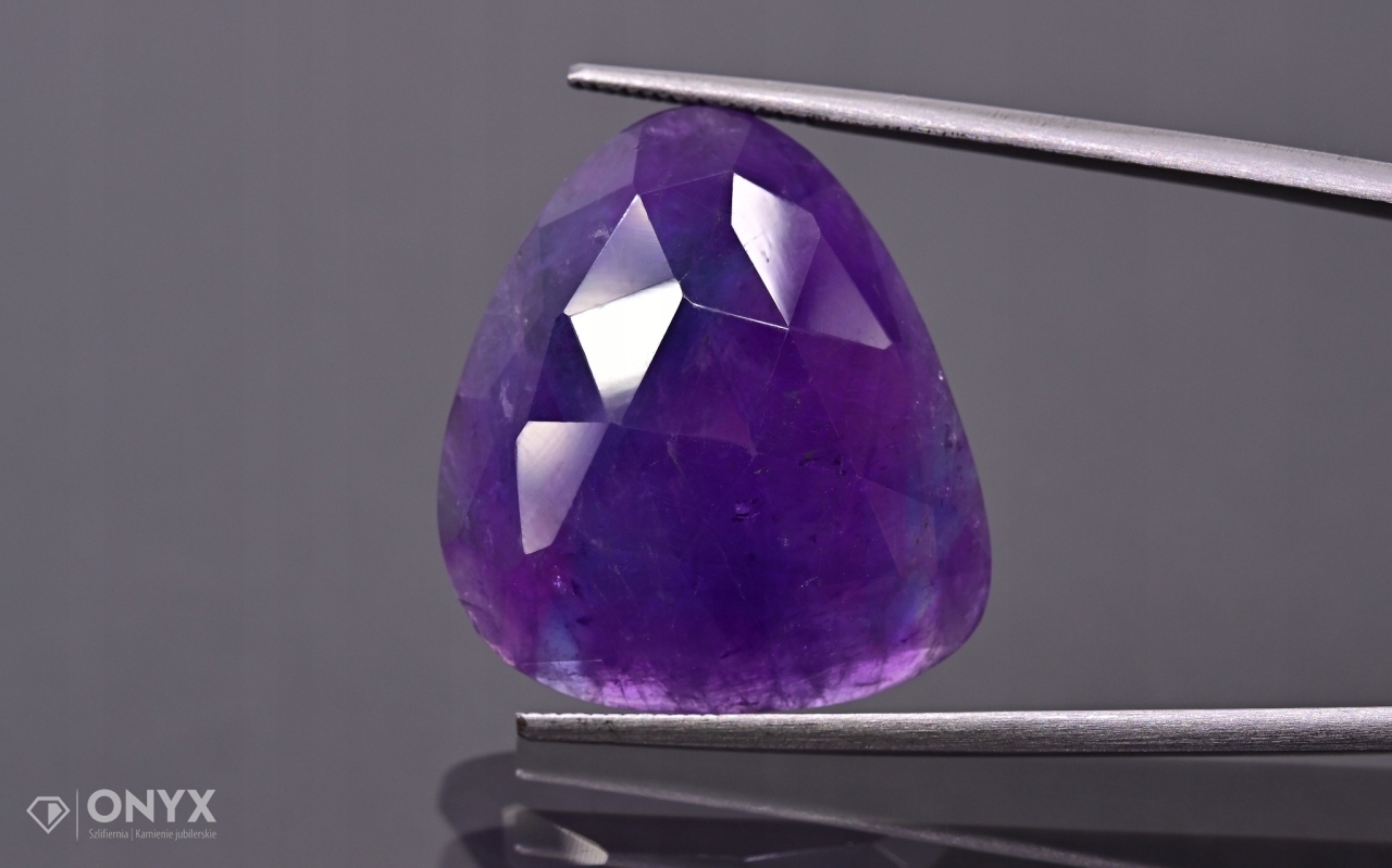 Ametystová fazetovaná nepravidelná rozeta 24x20,5 mm