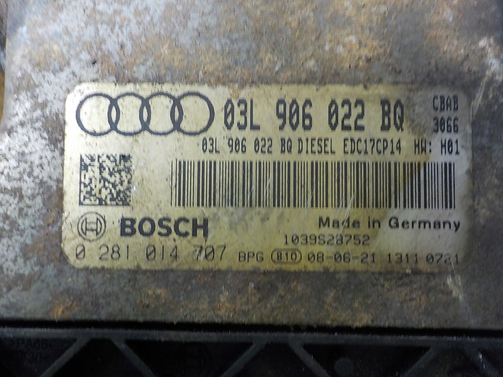 AUDI computer control unit 03L906022BQ 0281014707