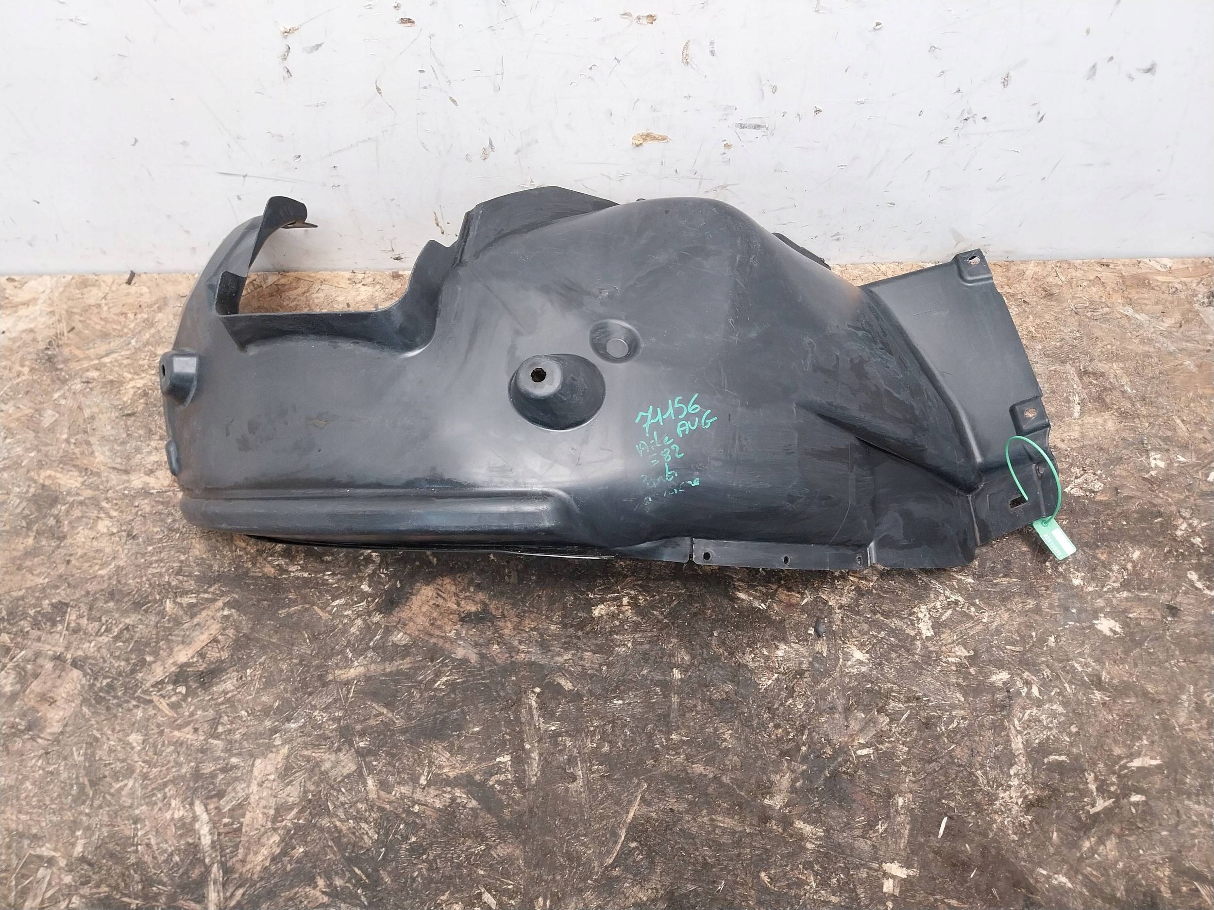 belsösárvédö bal eleje 7207649 BMW E82 E88