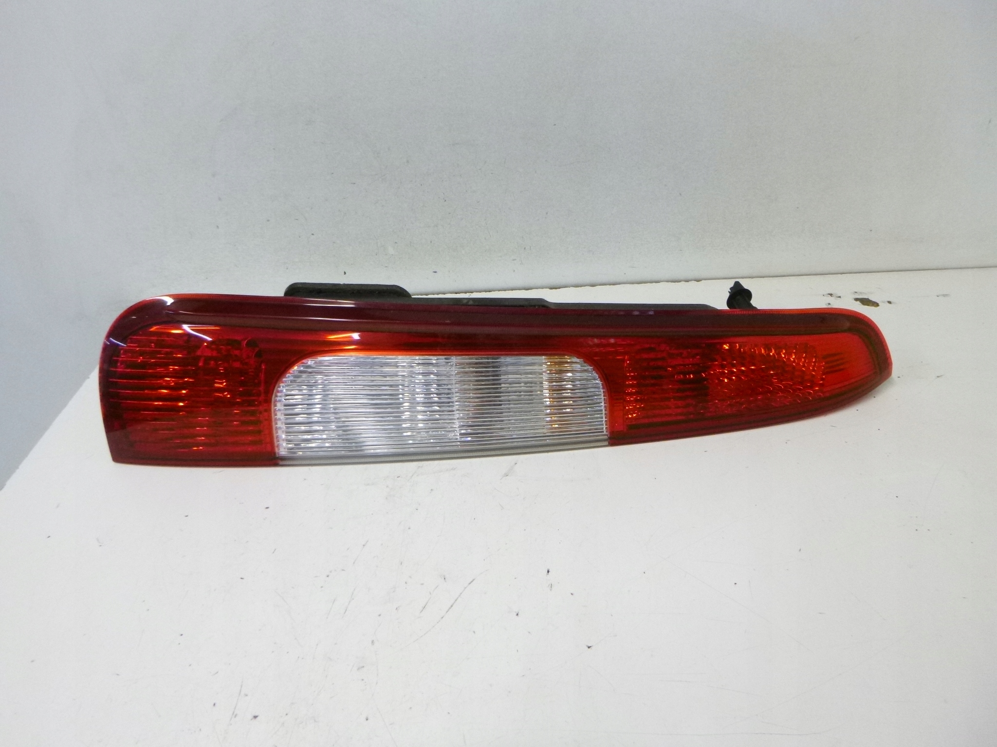 light rear Ford C-Max C max 05r.