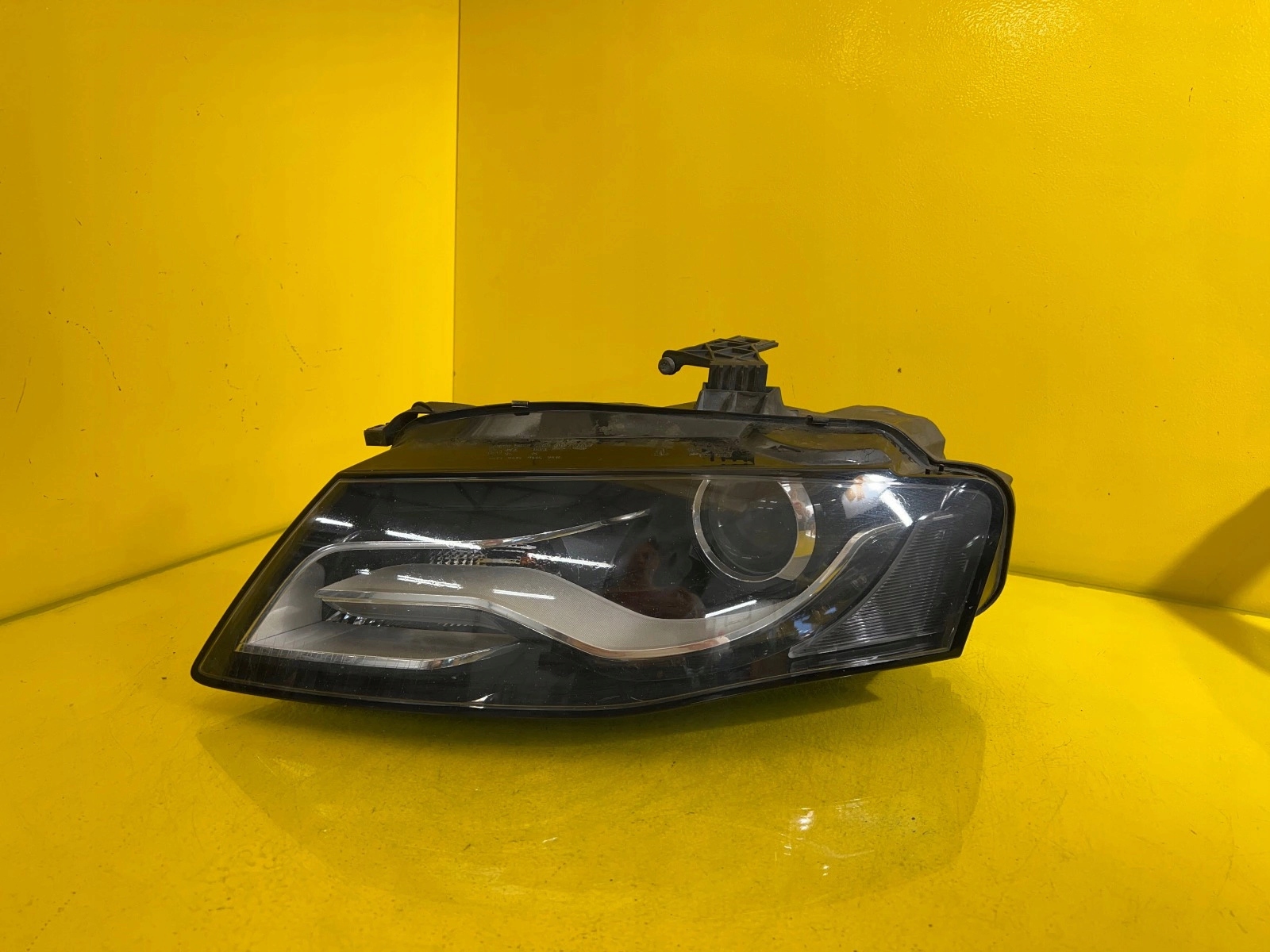 LIGHT LEFT AUDI A4 B8 BI-XENON NIESKRETNA 8K0941003C
