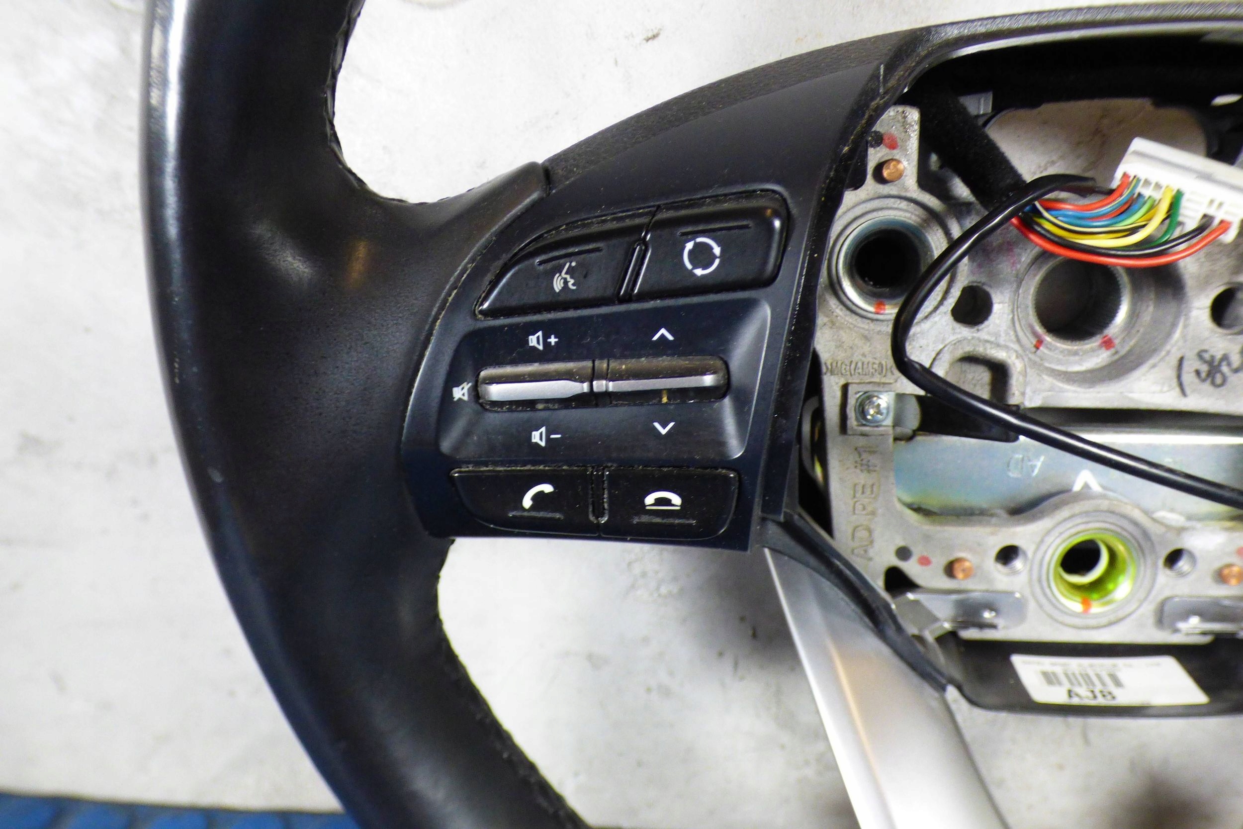 Hyundai Elantra VI steering wheel, leather 56110F2FH0
