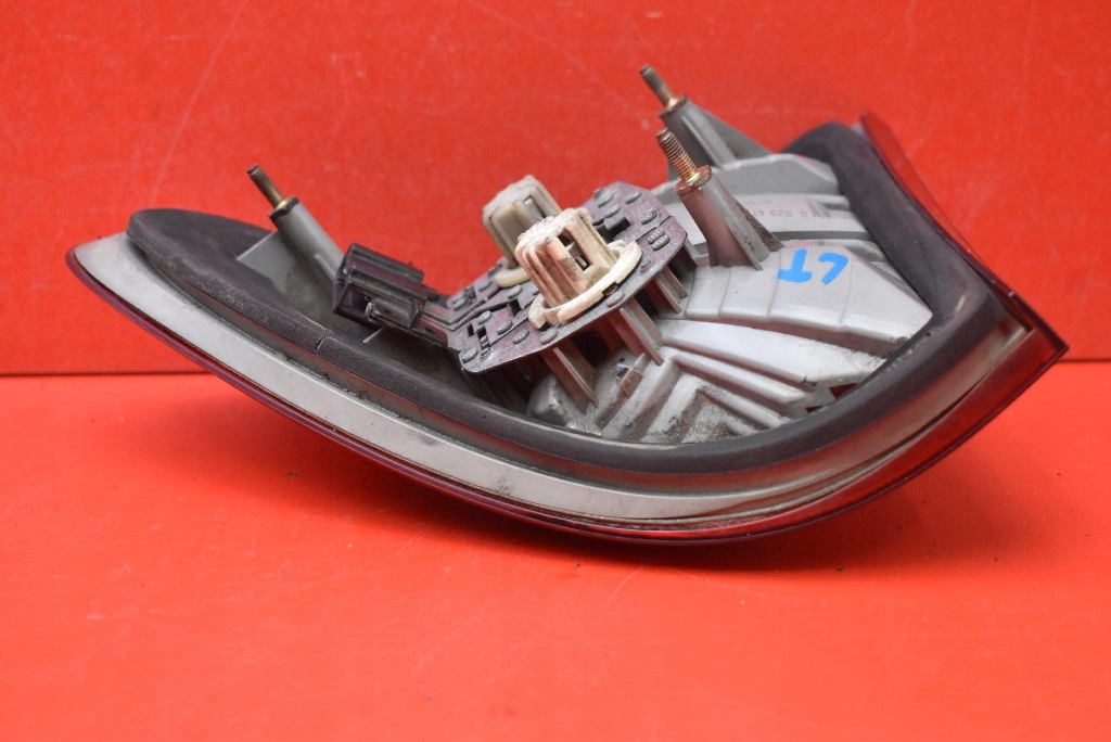 light left rear part rear A2108206764 MERCEDES E-KLASA W210 KOMBI LIFT 99-02