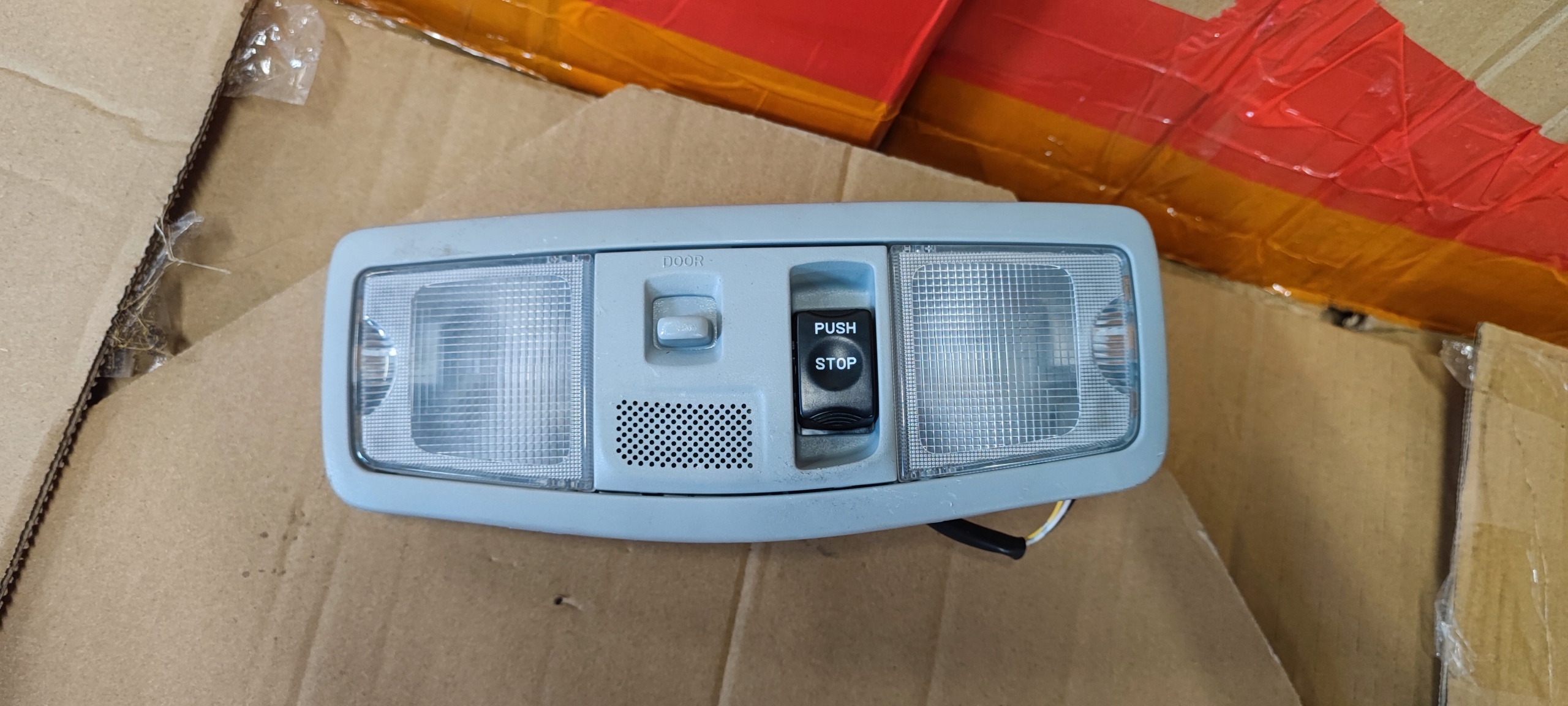 CITROEN C4 AIRCROSS 12-16 лампочка подсветка Кузова