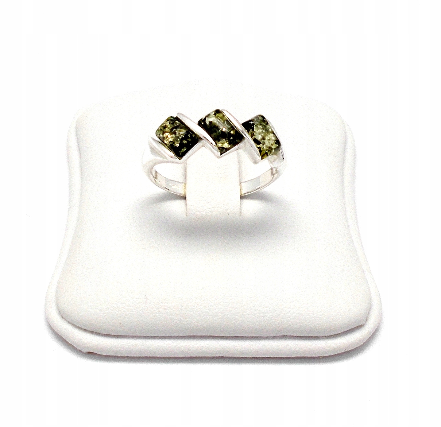 Pierścionek z bursztynem