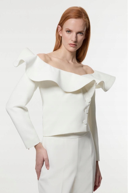 Bílá Sako S Odhalenými Rameny A Volánkem Karen Millen XL