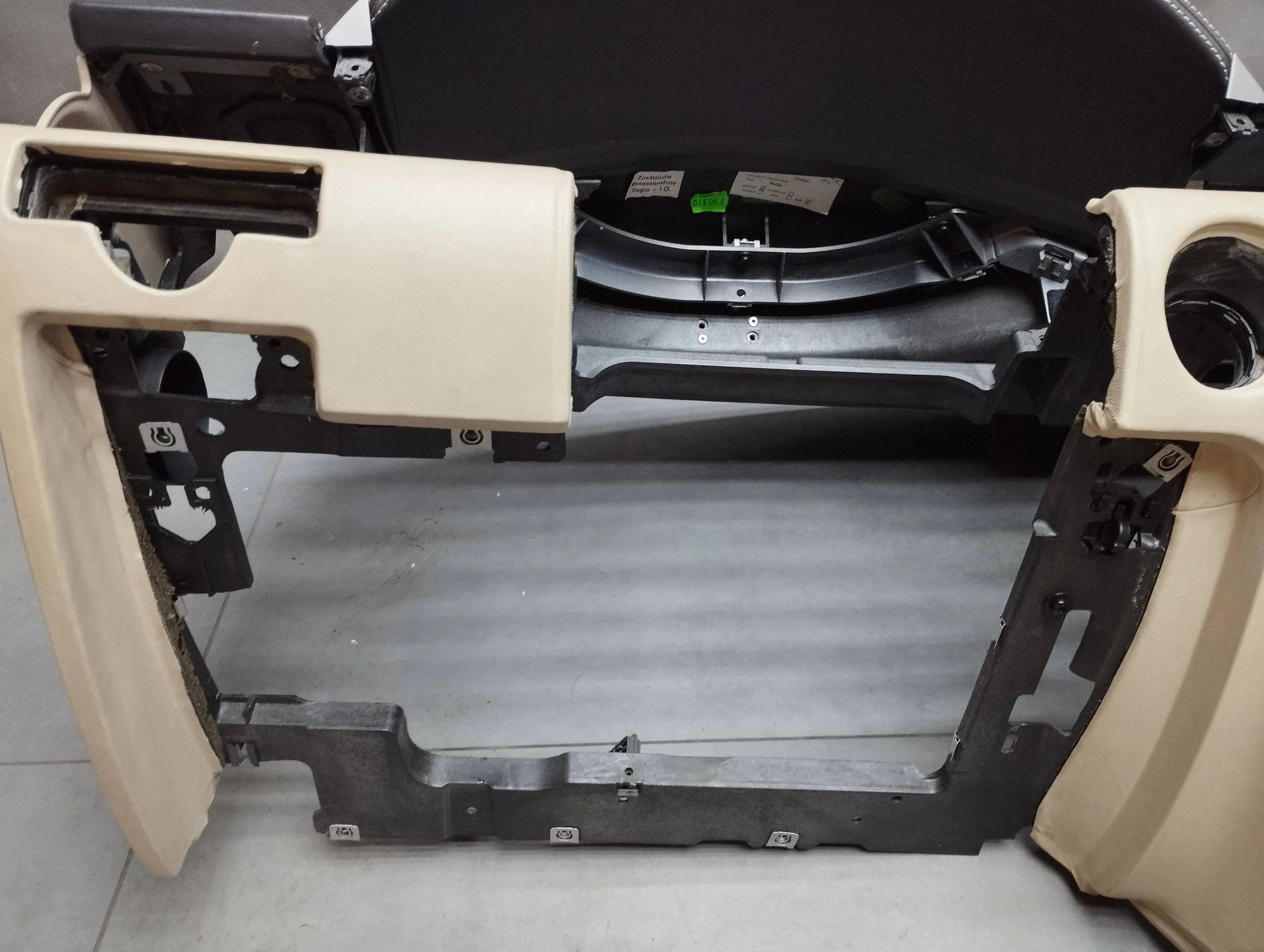 Vw Phaeton lift dashboard instrument panel console cockpit 3D0880201DD