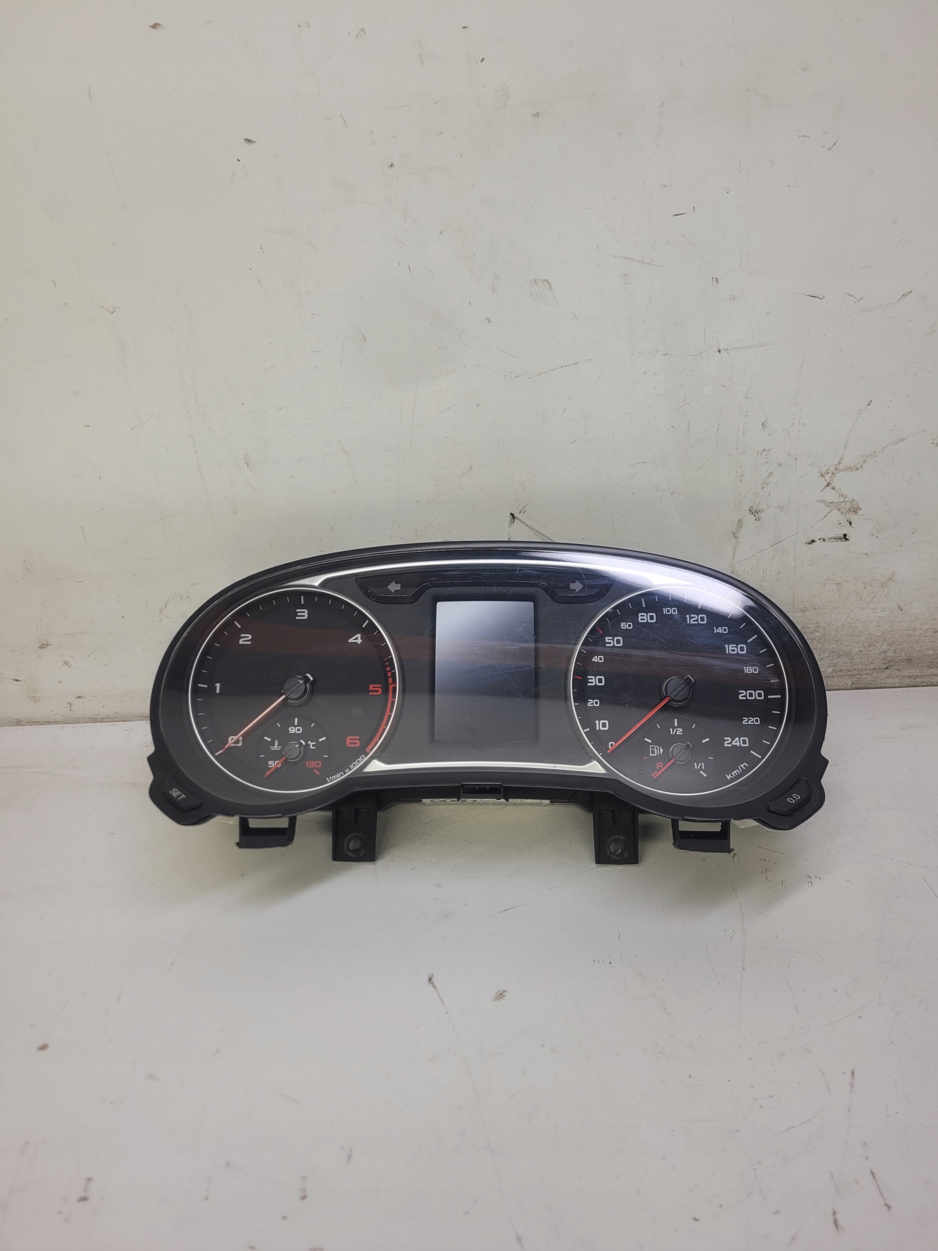 dials dials AUDI A1 8X 1.6 TDI 8X0920930A EU