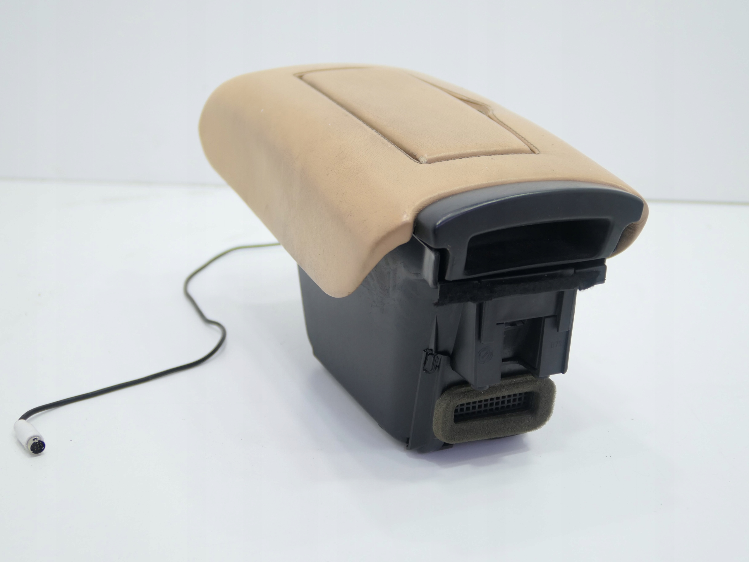 подлокотник перед бардачок MASERATI QUATTROPORTE V