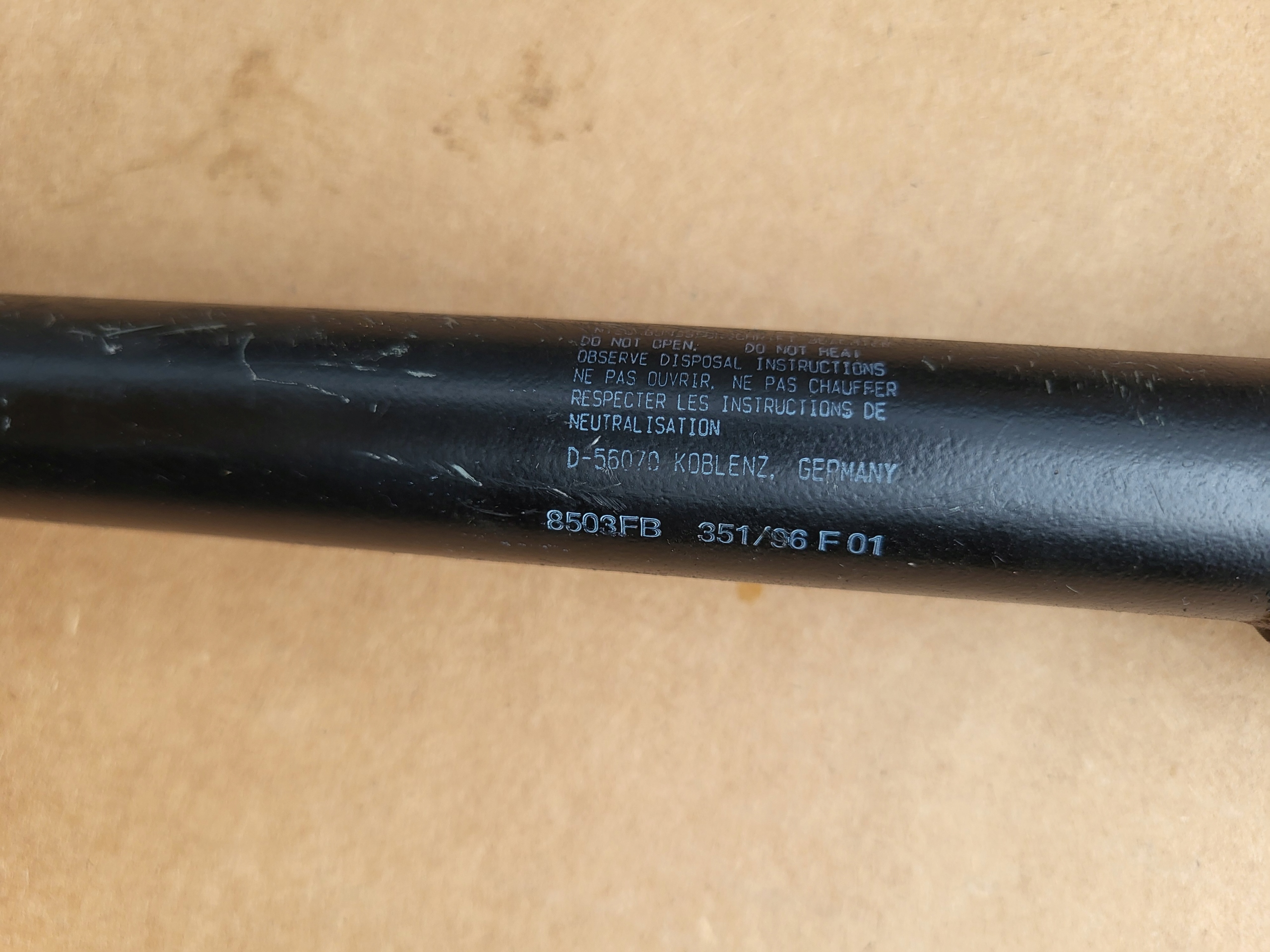 damper shock absorber PRZEKLADNI steering wheel AUDI A8 D2 A4 B5 VW PASSAT OE