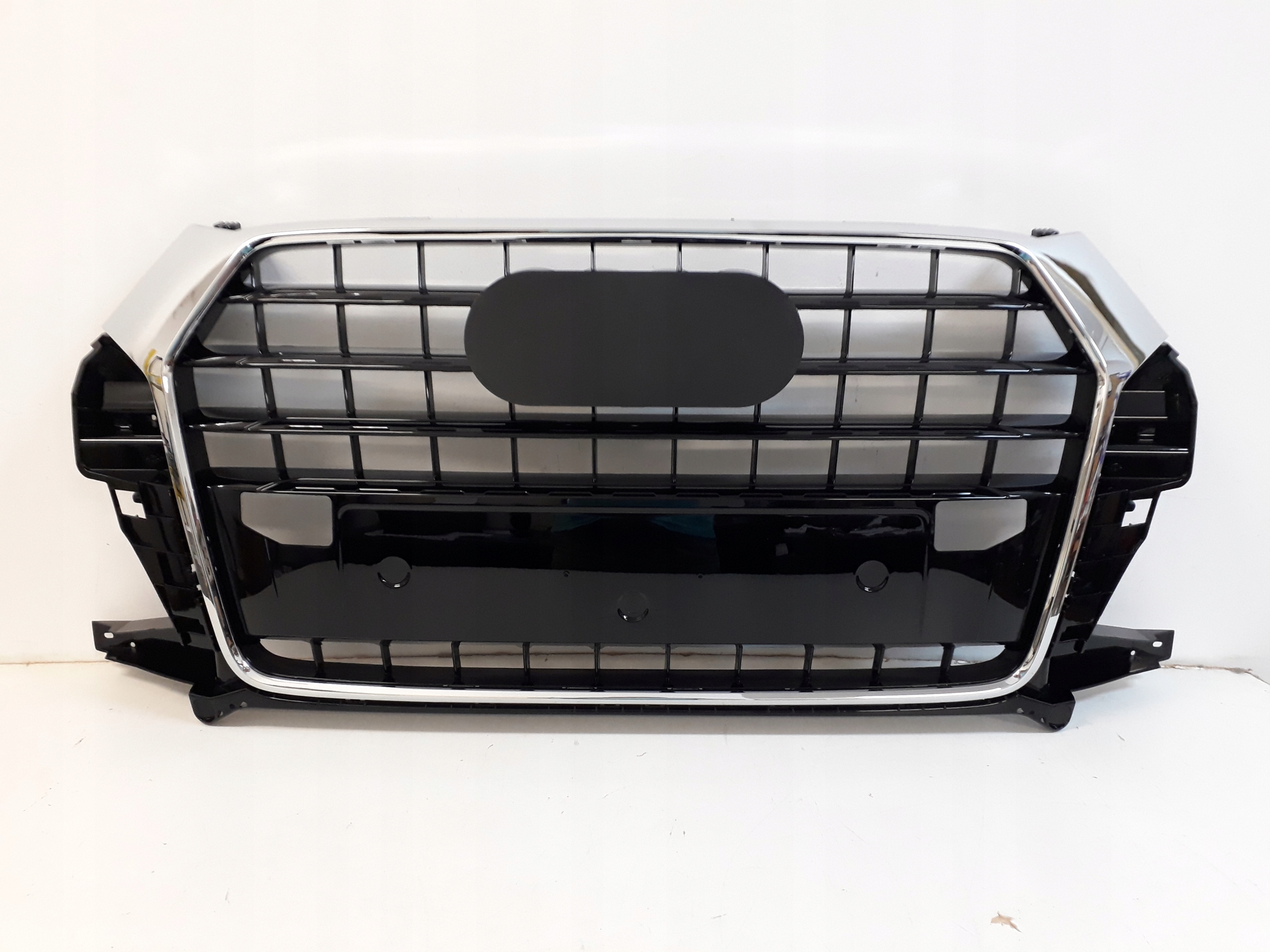 Atrapa chlodnicy grill AUDI Q3 s-line 8U0 lift 15-