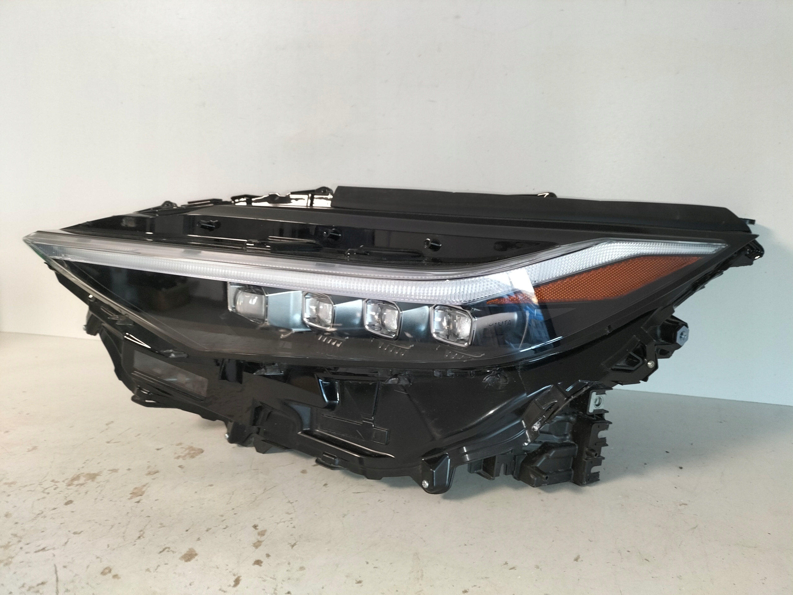 light front reflektor left TOYOTA BZ4X EA10 22- FULL LED
