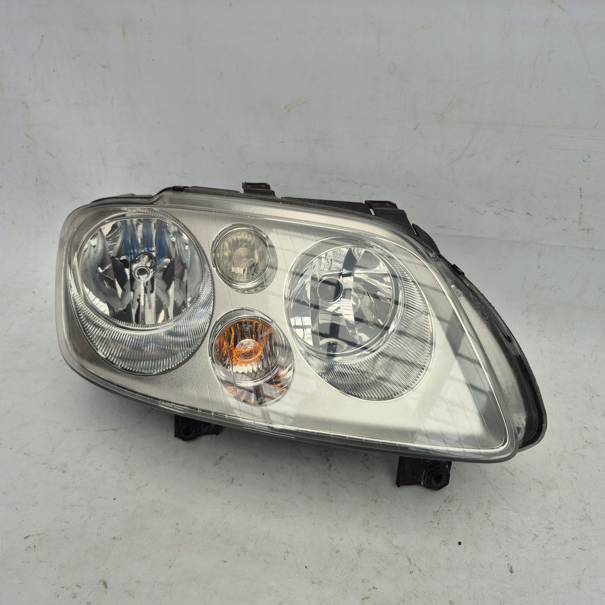 VW TOURAN and 1 03- 1T0 light right front front ZWYKLA