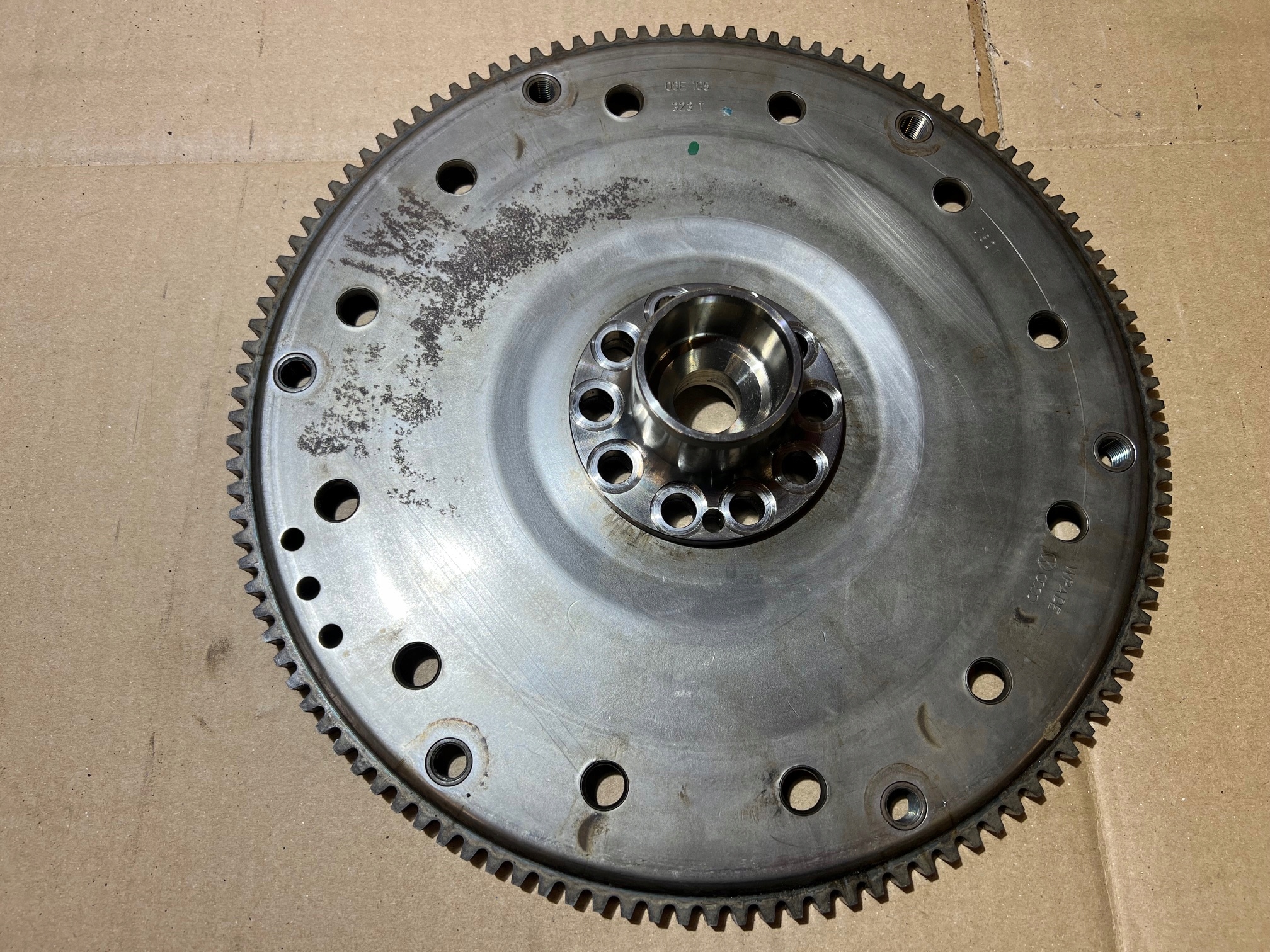 AUDI A8 D4 3.0 TFSI wheel flywheel 06E105323T