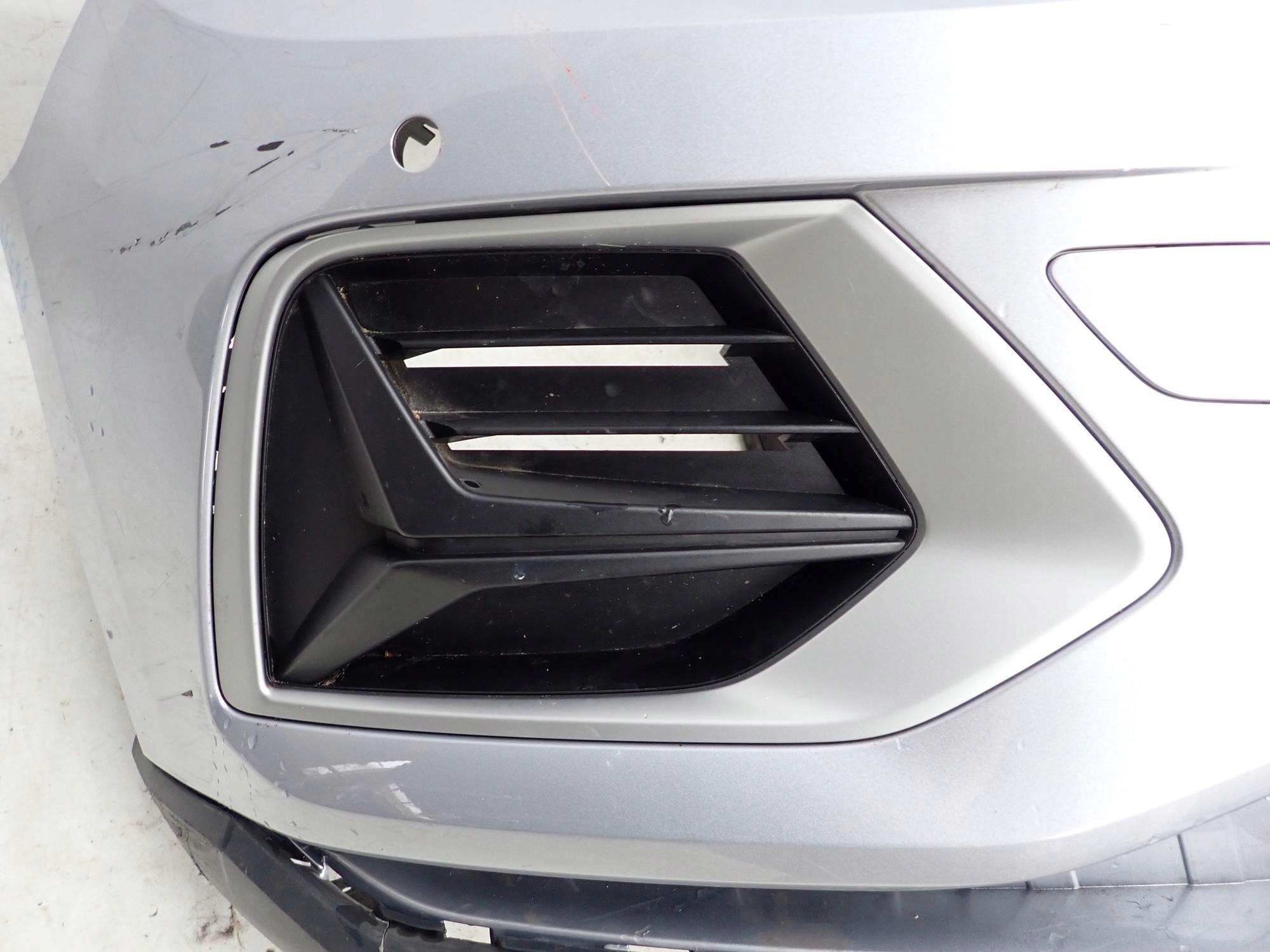 AUDI Q3 II 2 18-> bumper front front PDC